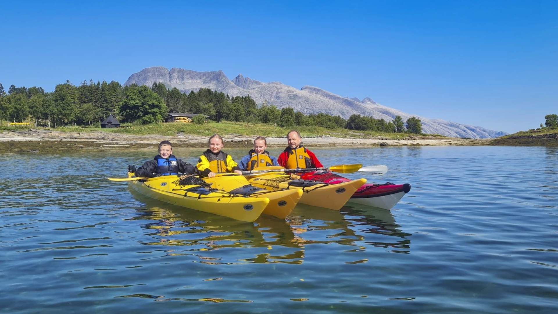 Kajakk rundt Sandnessjøen og Herøy – kurs og guidede turer