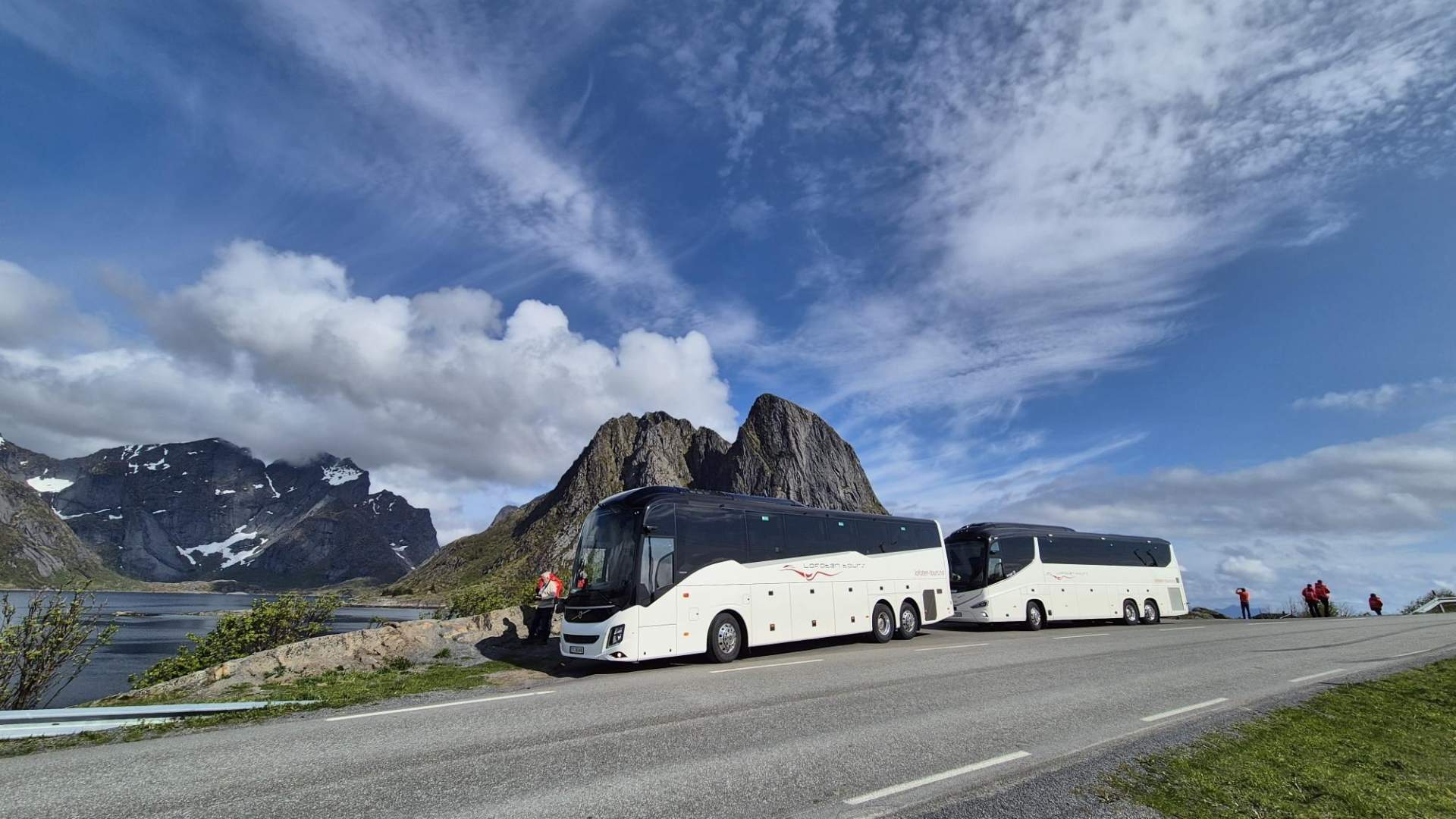 Lofoten Tours – Bus and Transport