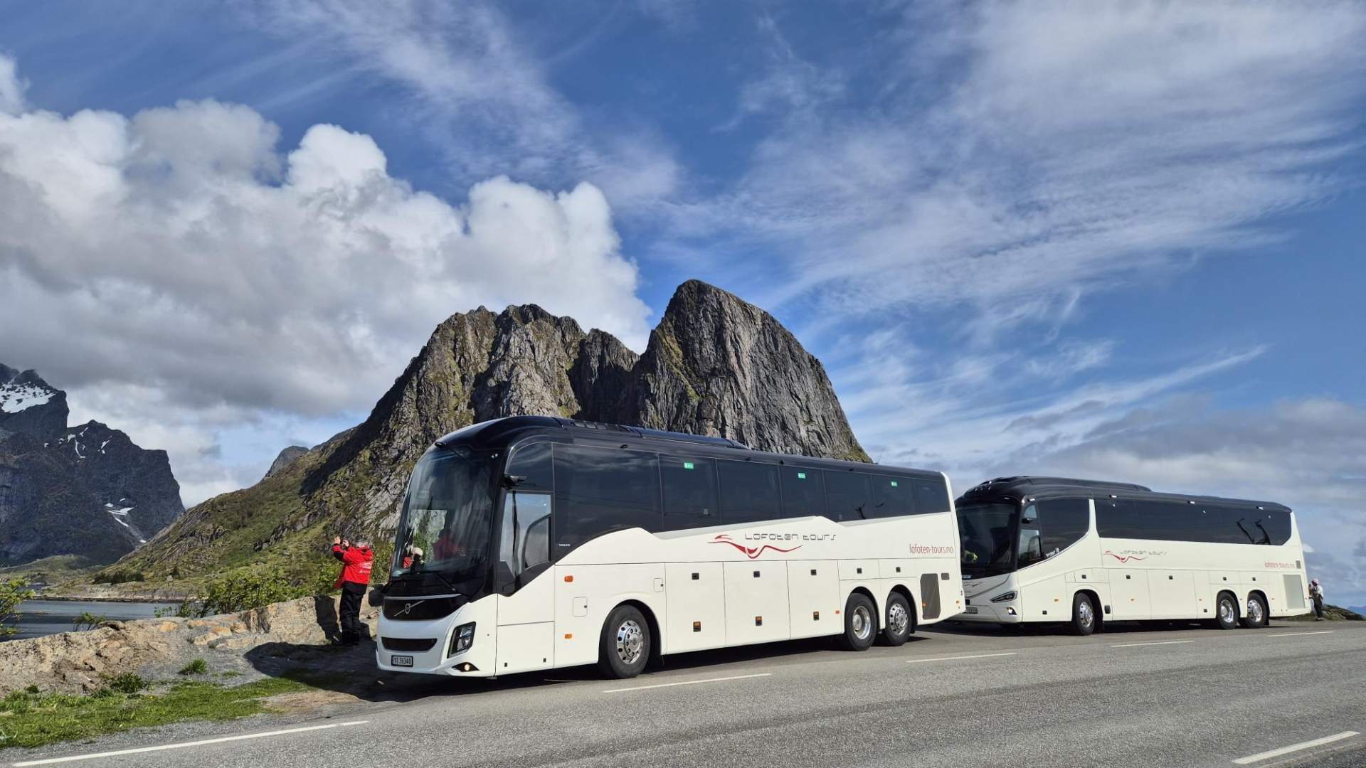 Lofoten Tours – Bus and Transport