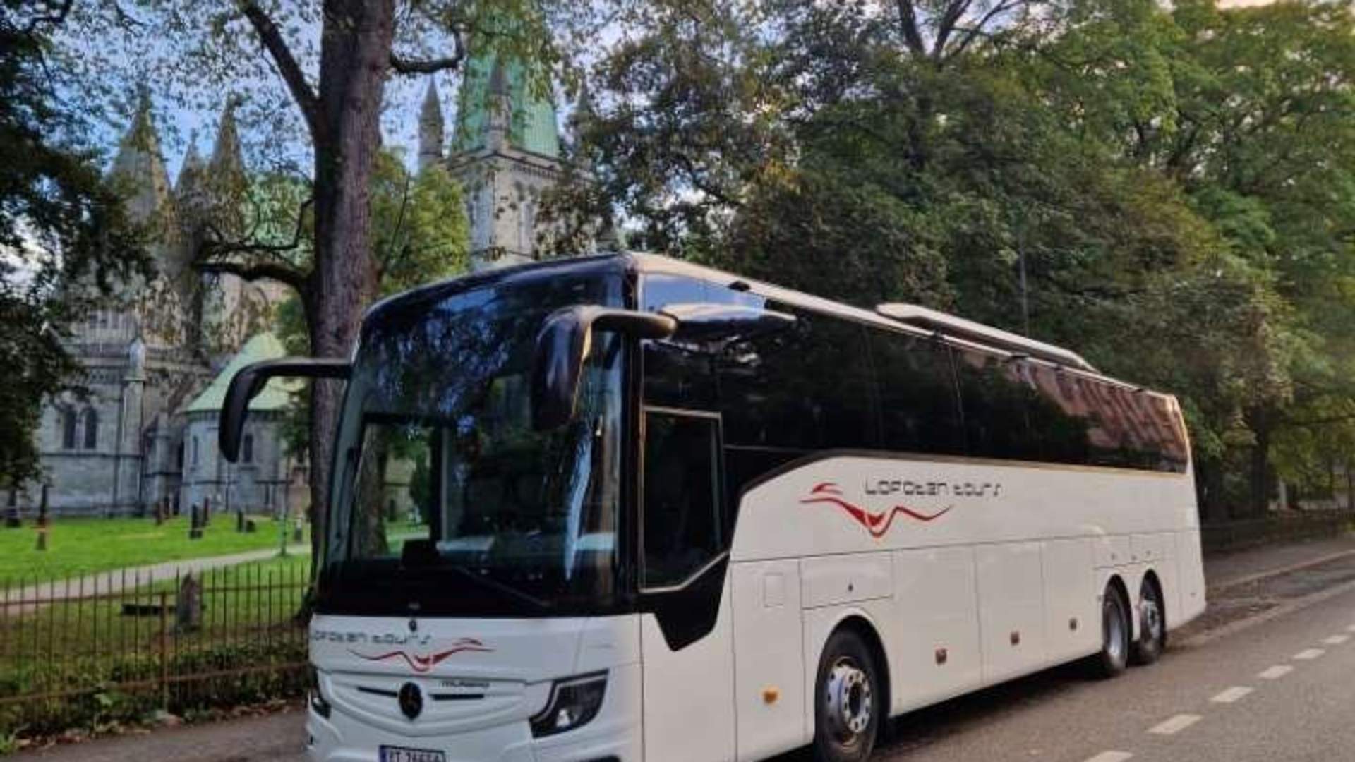 Lofoten Tours – Bus and Transport