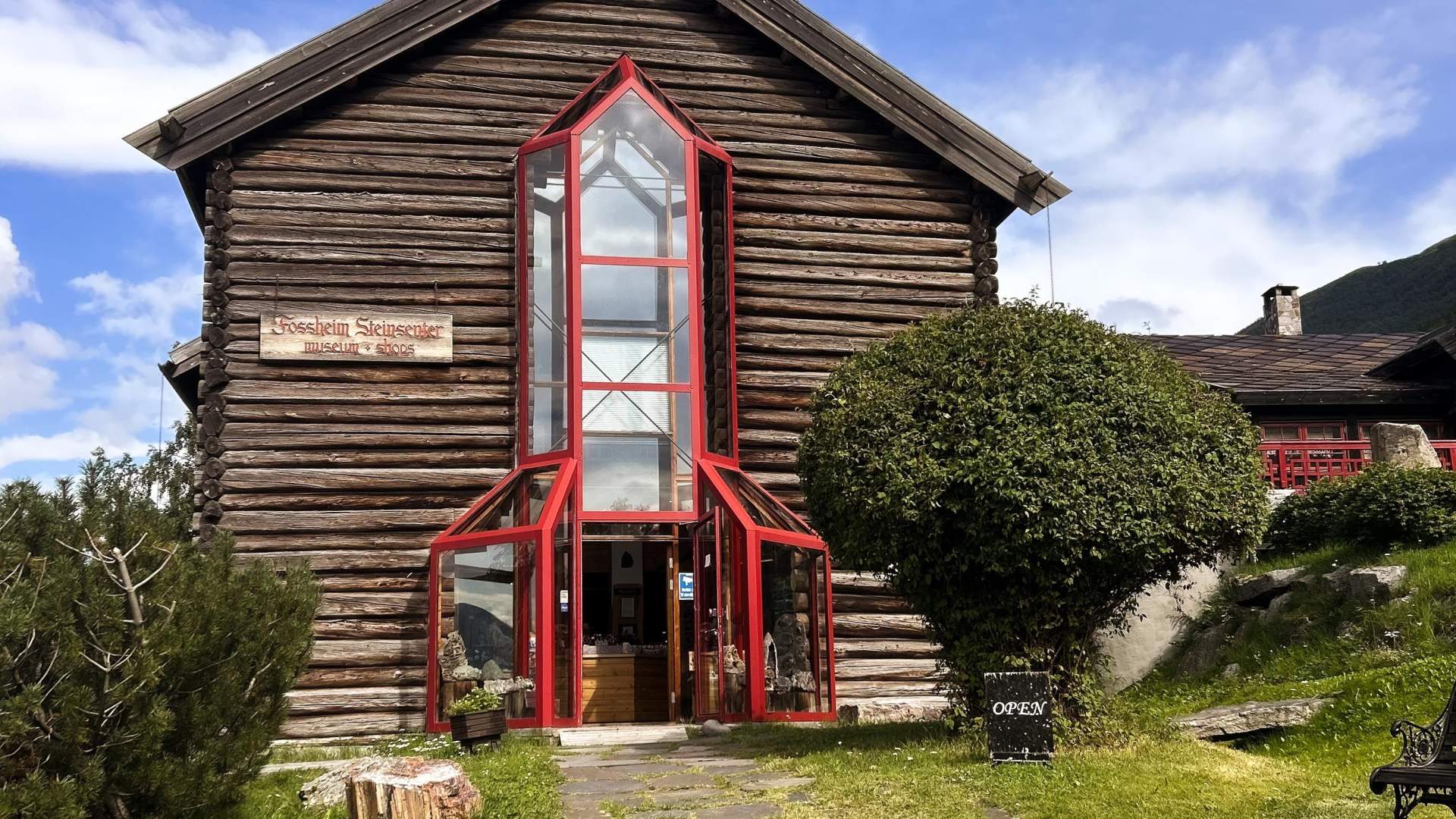 Fossheim steinsenter