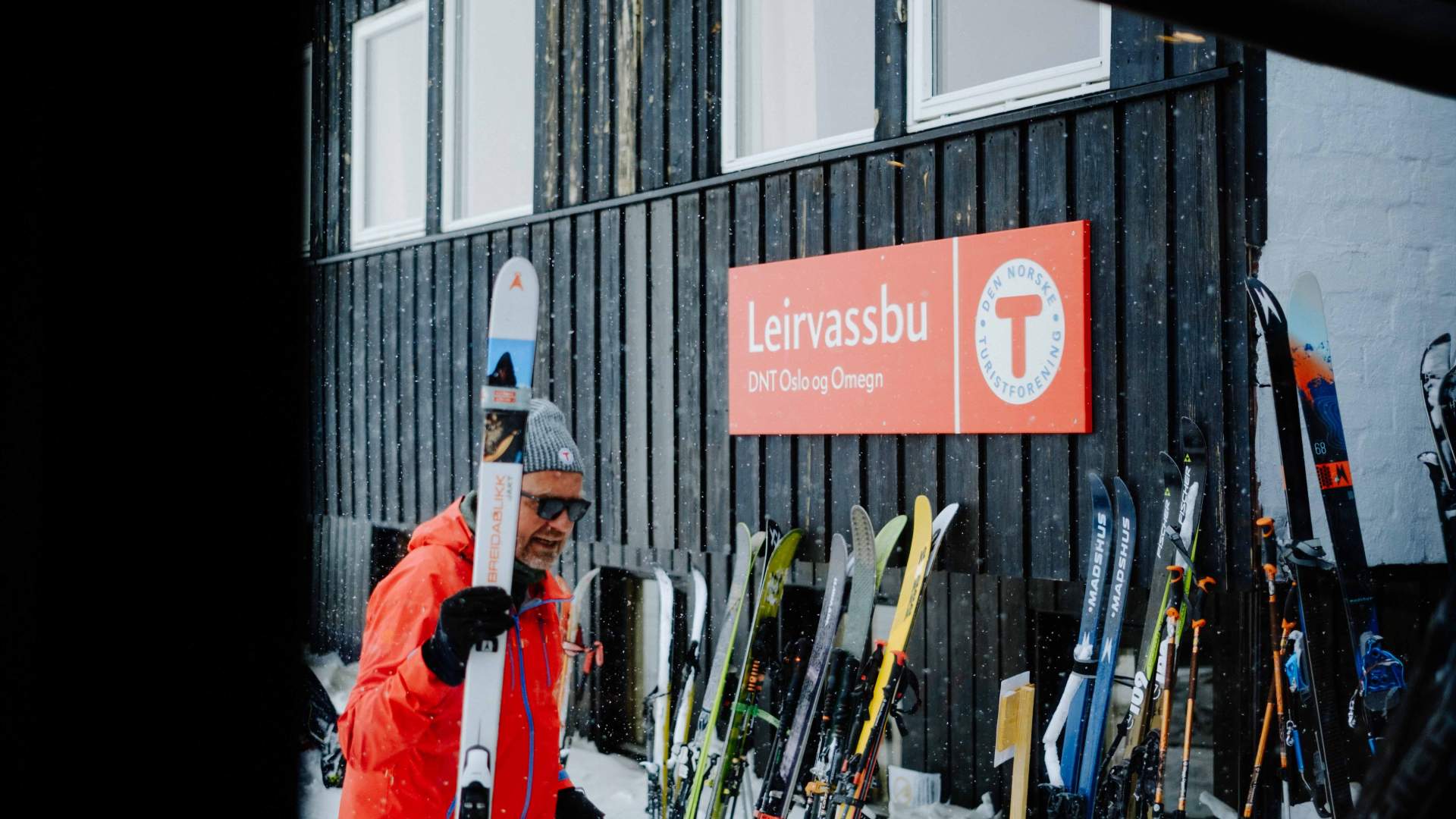 Leirvassbu turisthytte