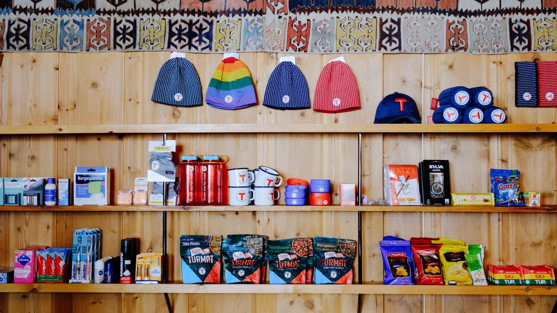 Leirvassbu turisthytte