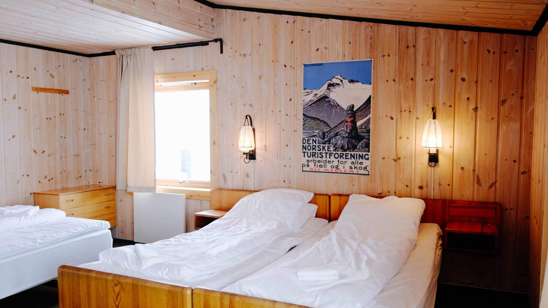 Leirvassbu turisthytte