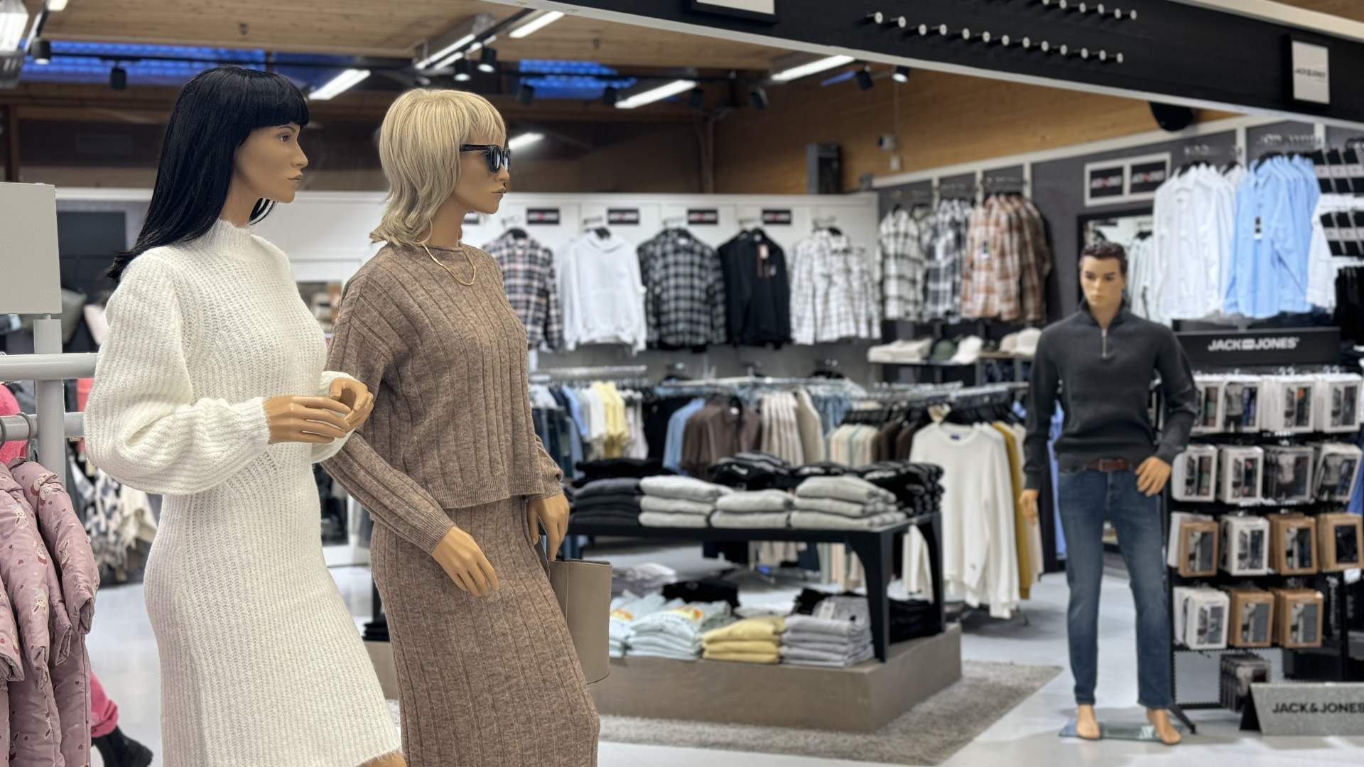 Bergom klær, sko og sport