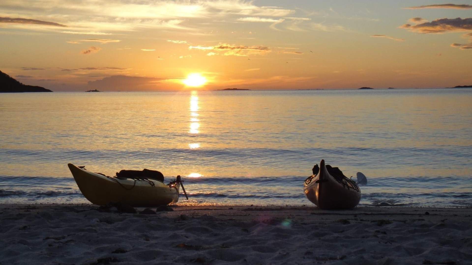 Midnight sun kayaking