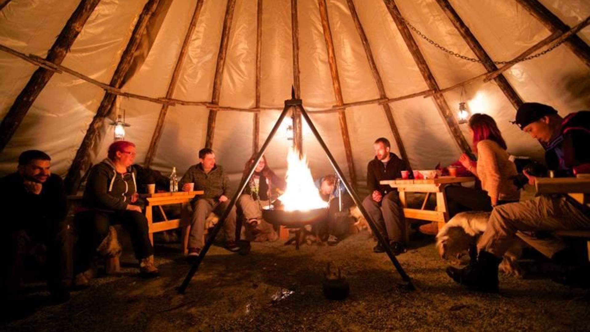 Aurora dinner and lavvo evening in Koppangen