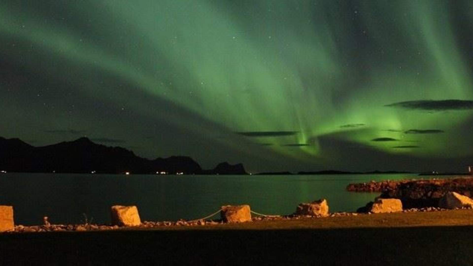 Bo helt ned i vannkanten