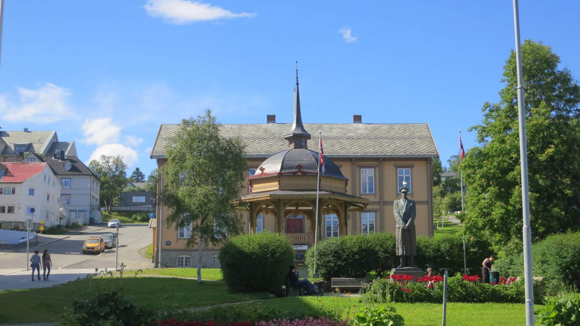 Essential Tromsø: Historial City Walk - Tromsø Budget Tours