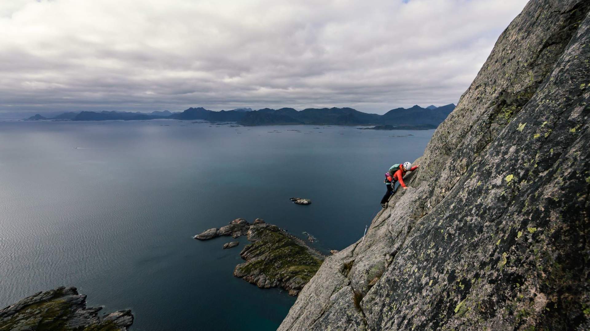 Lofoten fra fjellveggen