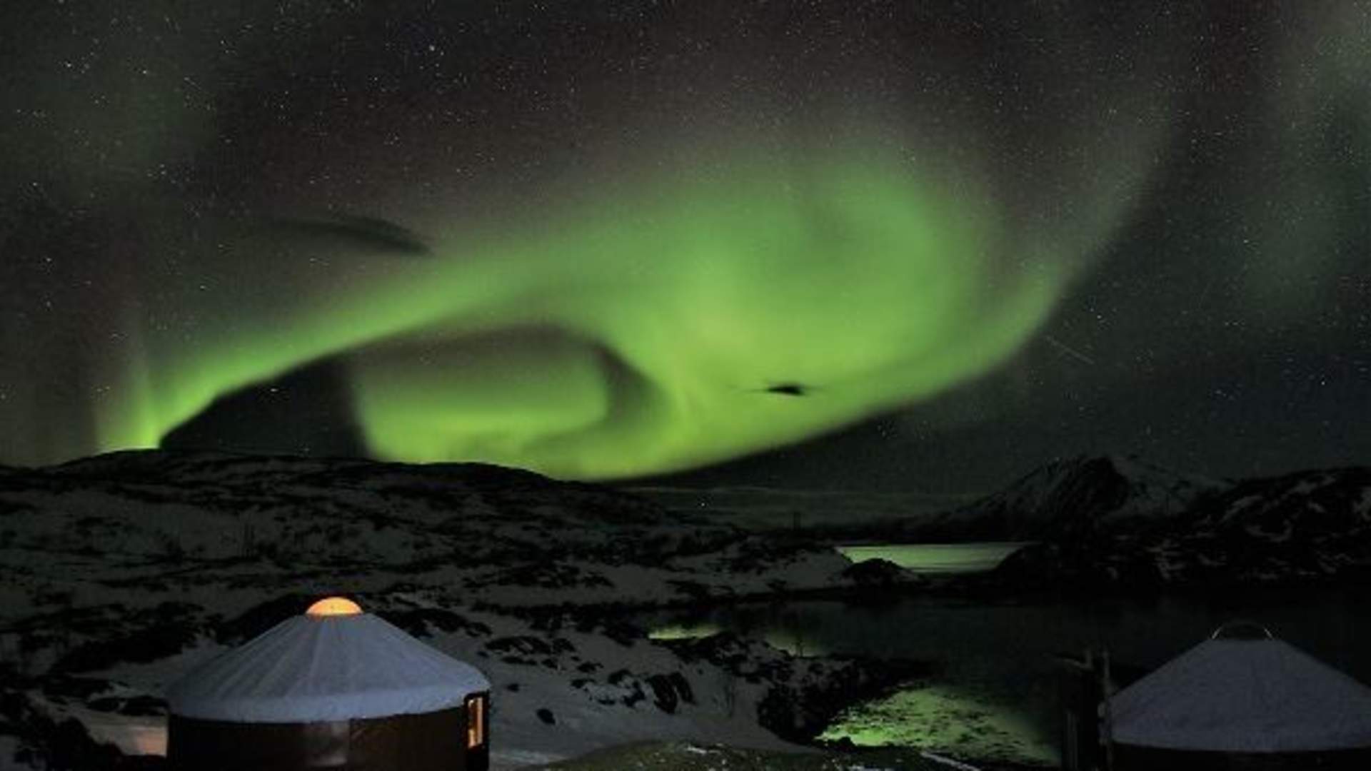 Private three days Arctic Camp with winter kayaking - all inclusive