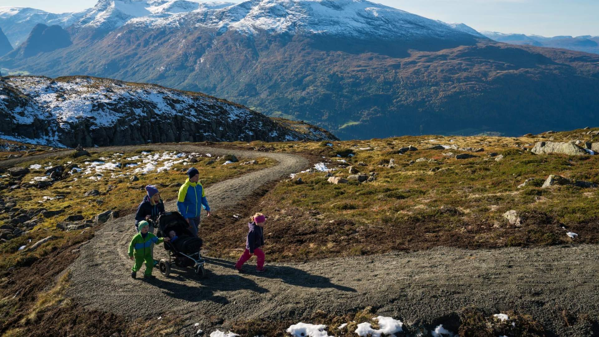 Vandrestiar på Hoven (1011 m.) | Loen Skylift