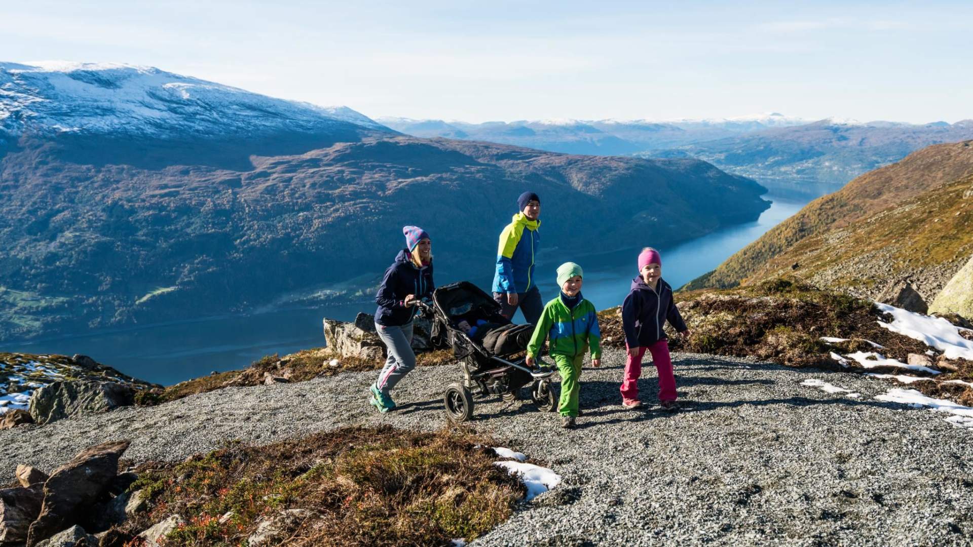 Vandrestiar på Hoven (1011 m.) | Loen Skylift