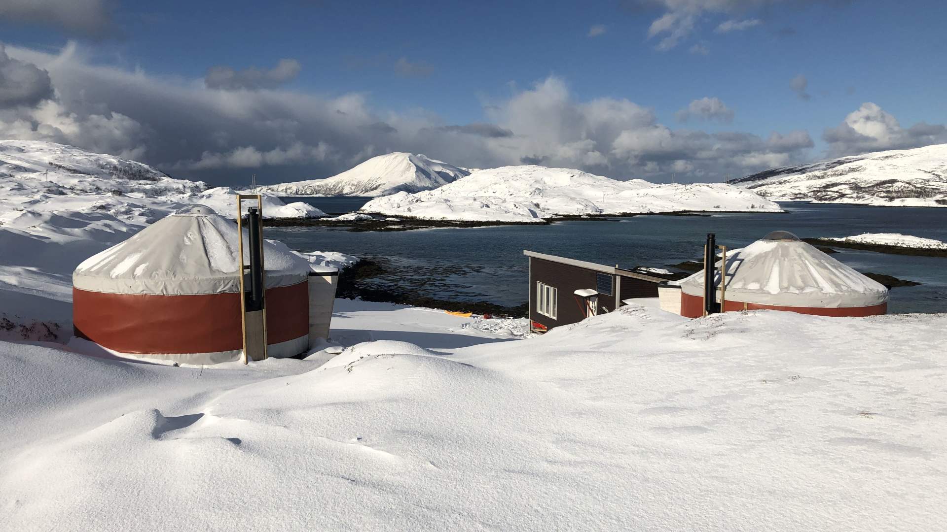 Private three days Arctic Camp with kayaking, skiing and snowshoeing - all inclusive