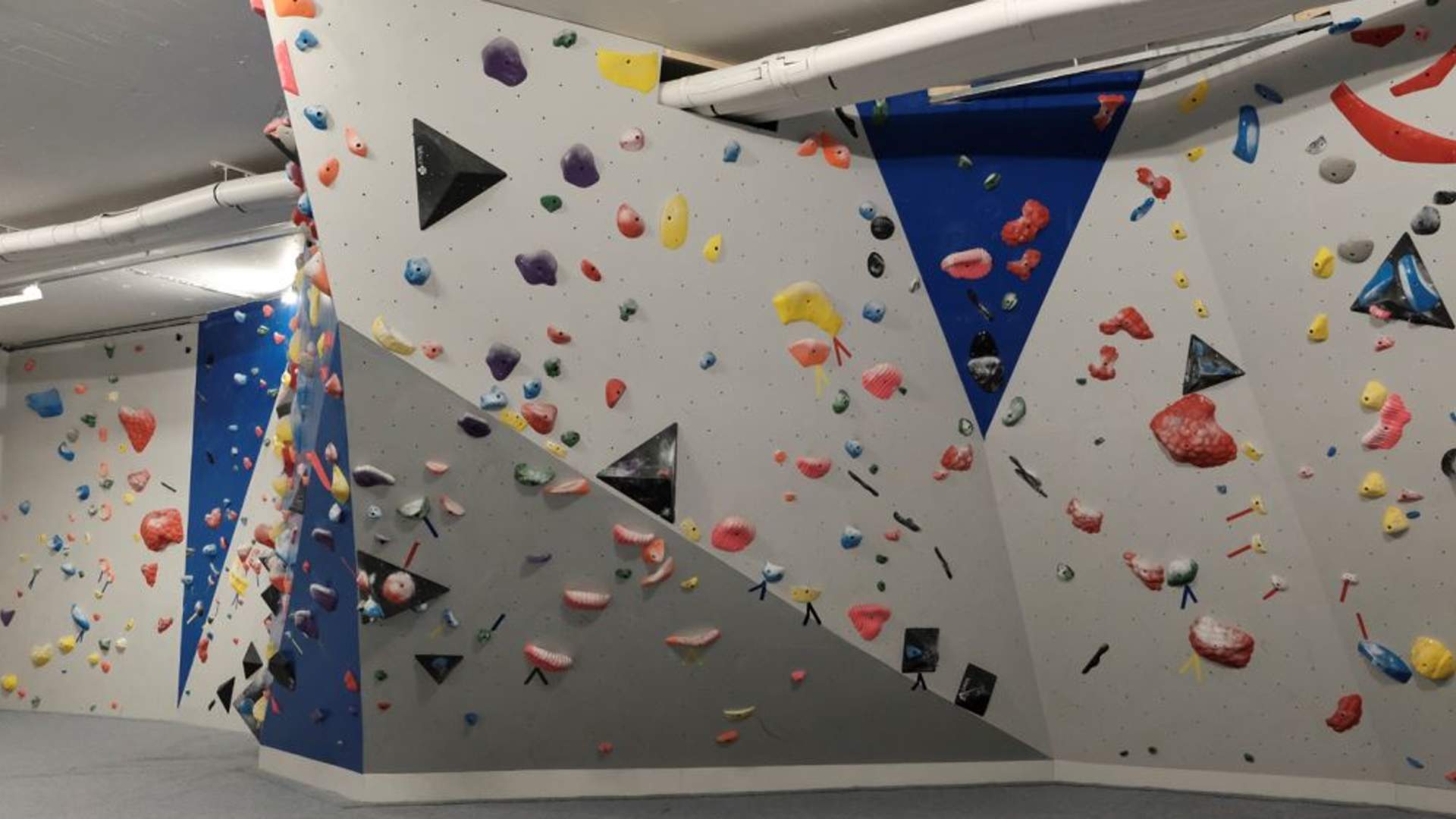 Hamna climbing and activity center