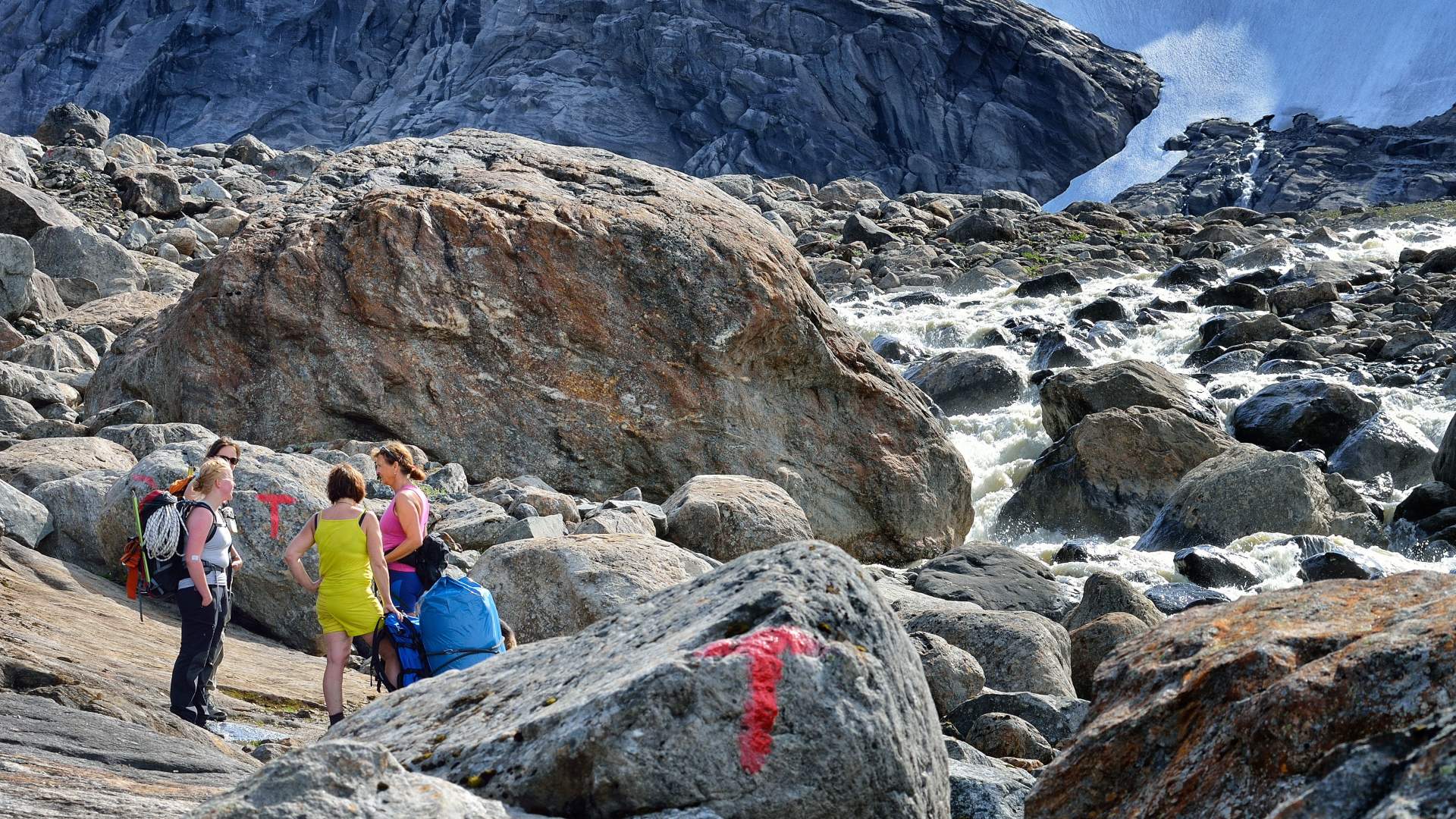 On the way to Rabothytta