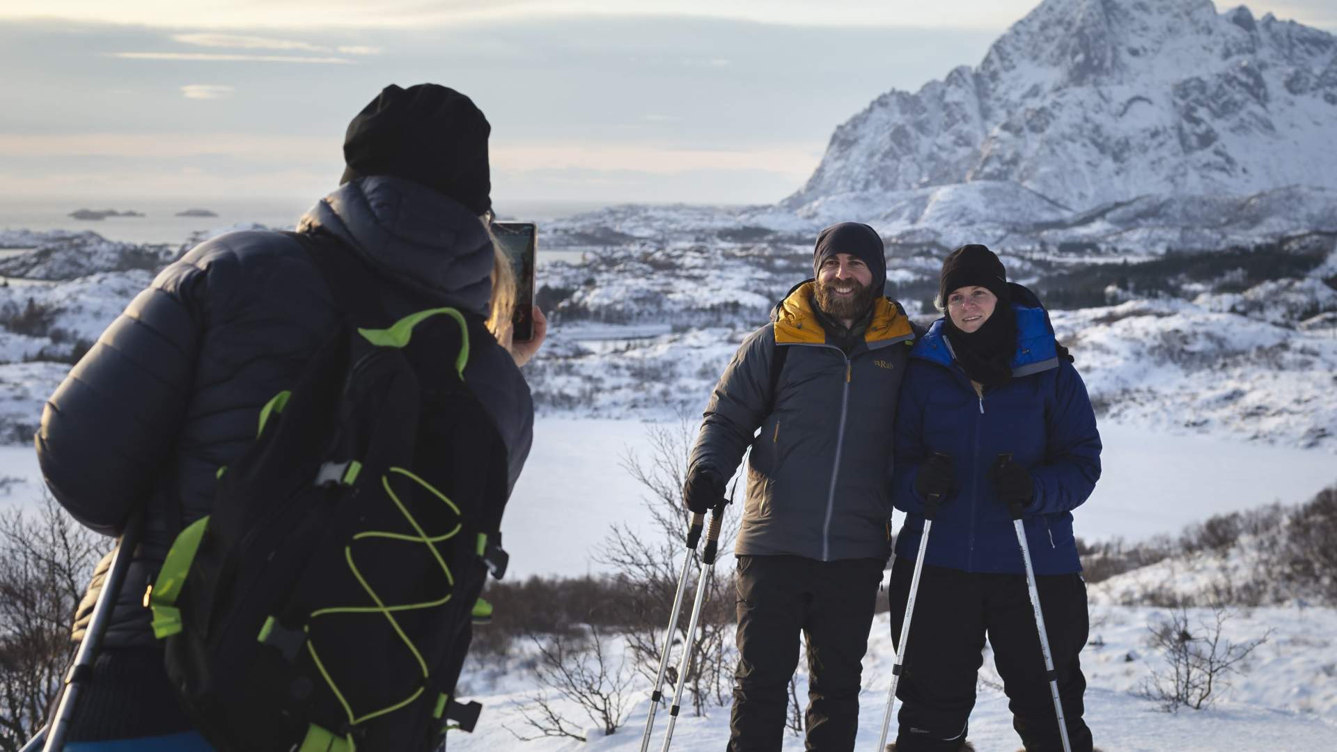 Snowshoe Explorer - guided showshoeing trips