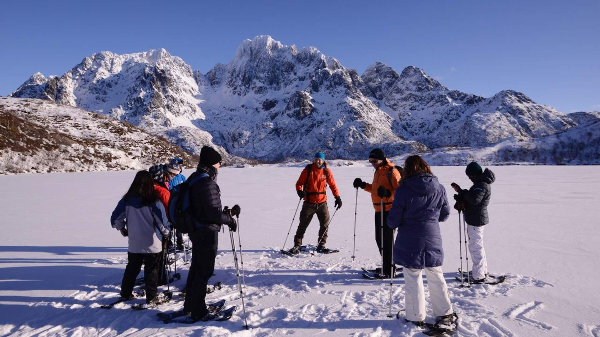 Snowshoe Explorer - guided showshoeing trips