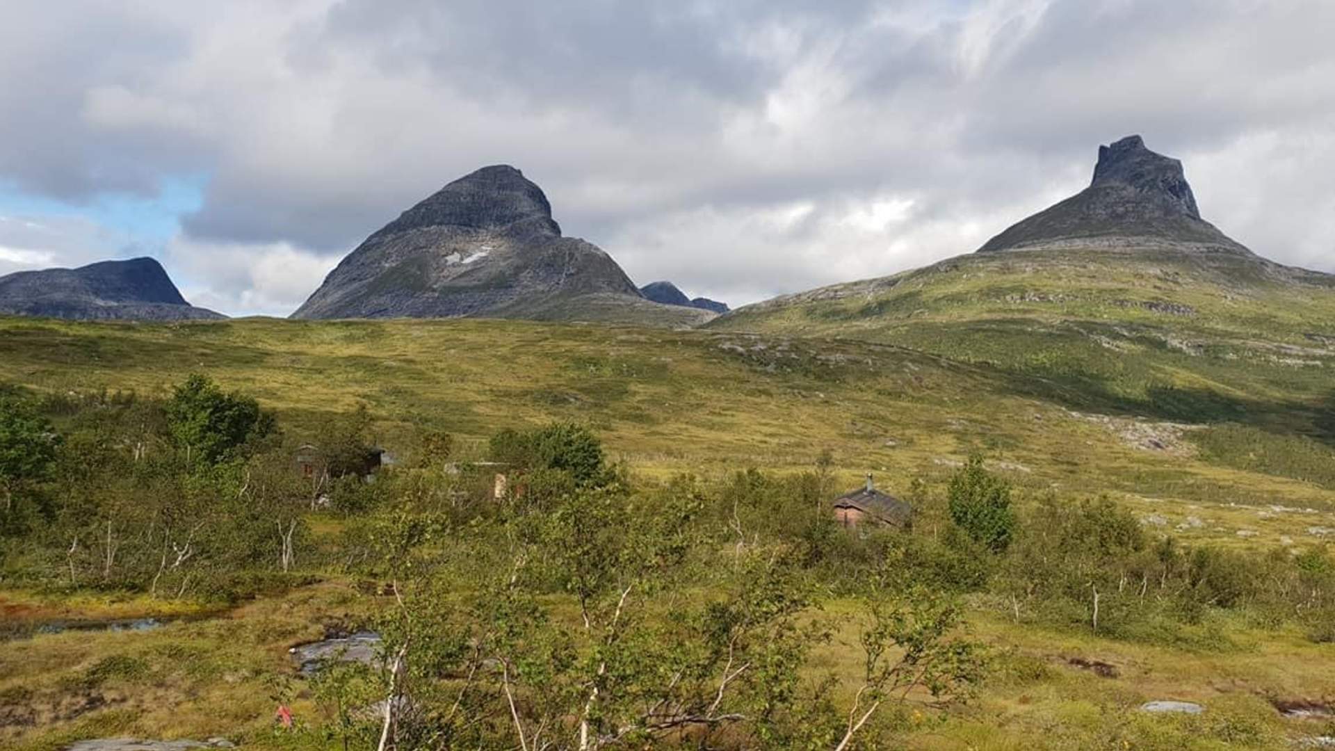 DNT-hyttene Gjælentunet, Lurfjellhytta og Tverrbrennstua