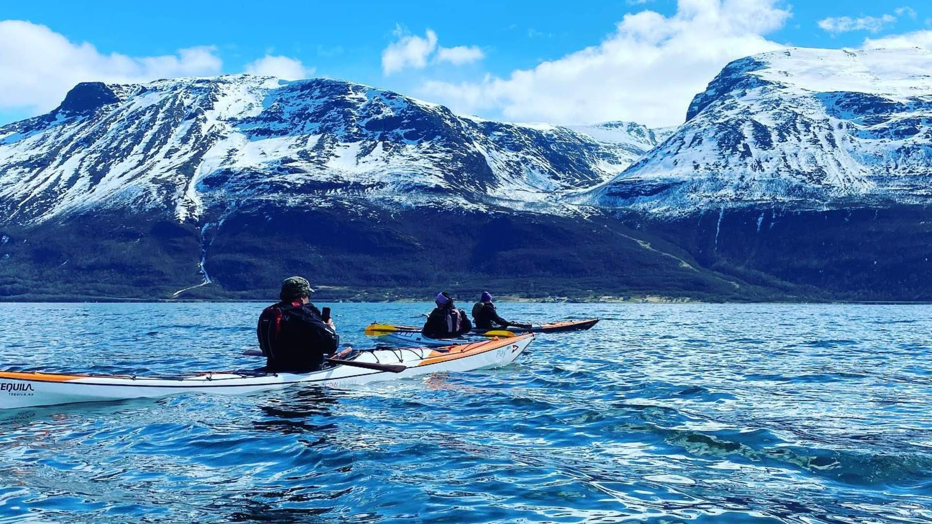 Kayak tour on the Lyngenfjord with Lyngsfjord Alperein
