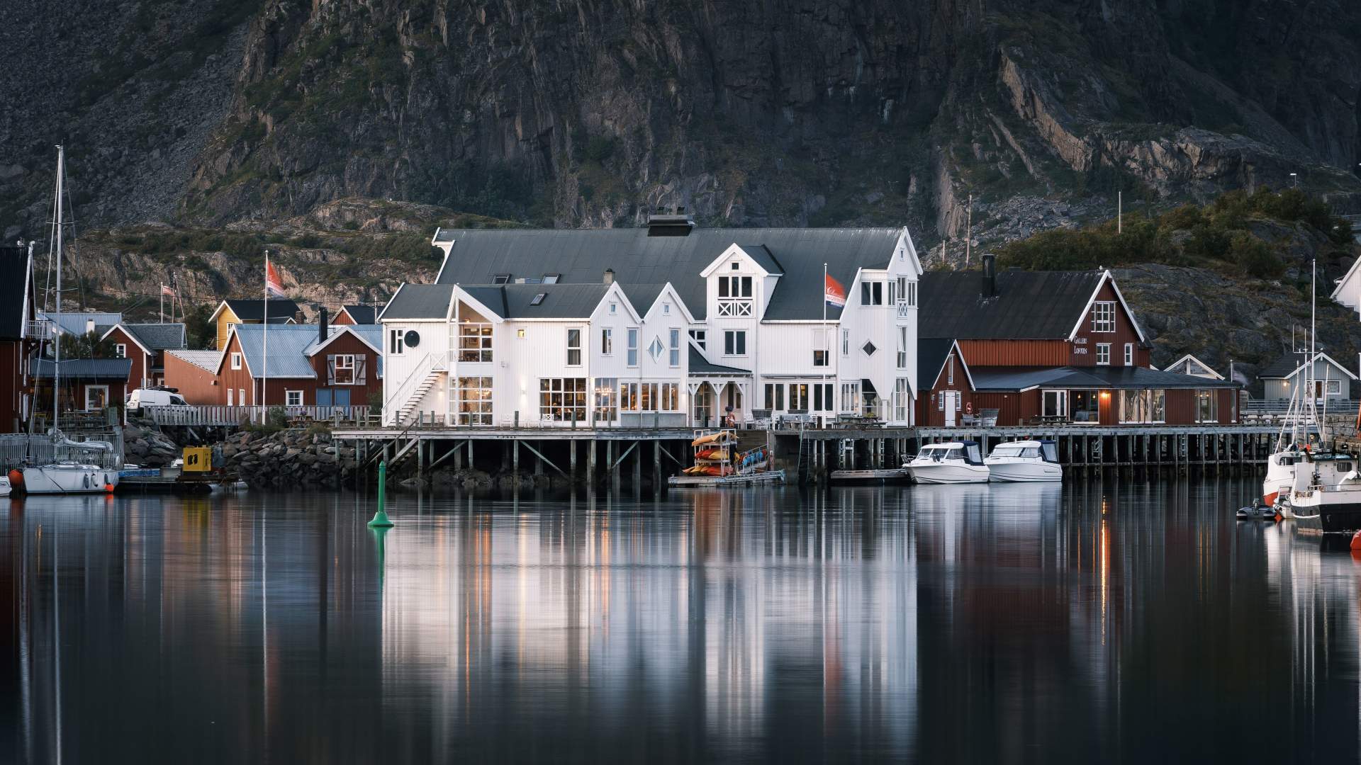 Henningsvær Bryggehotell