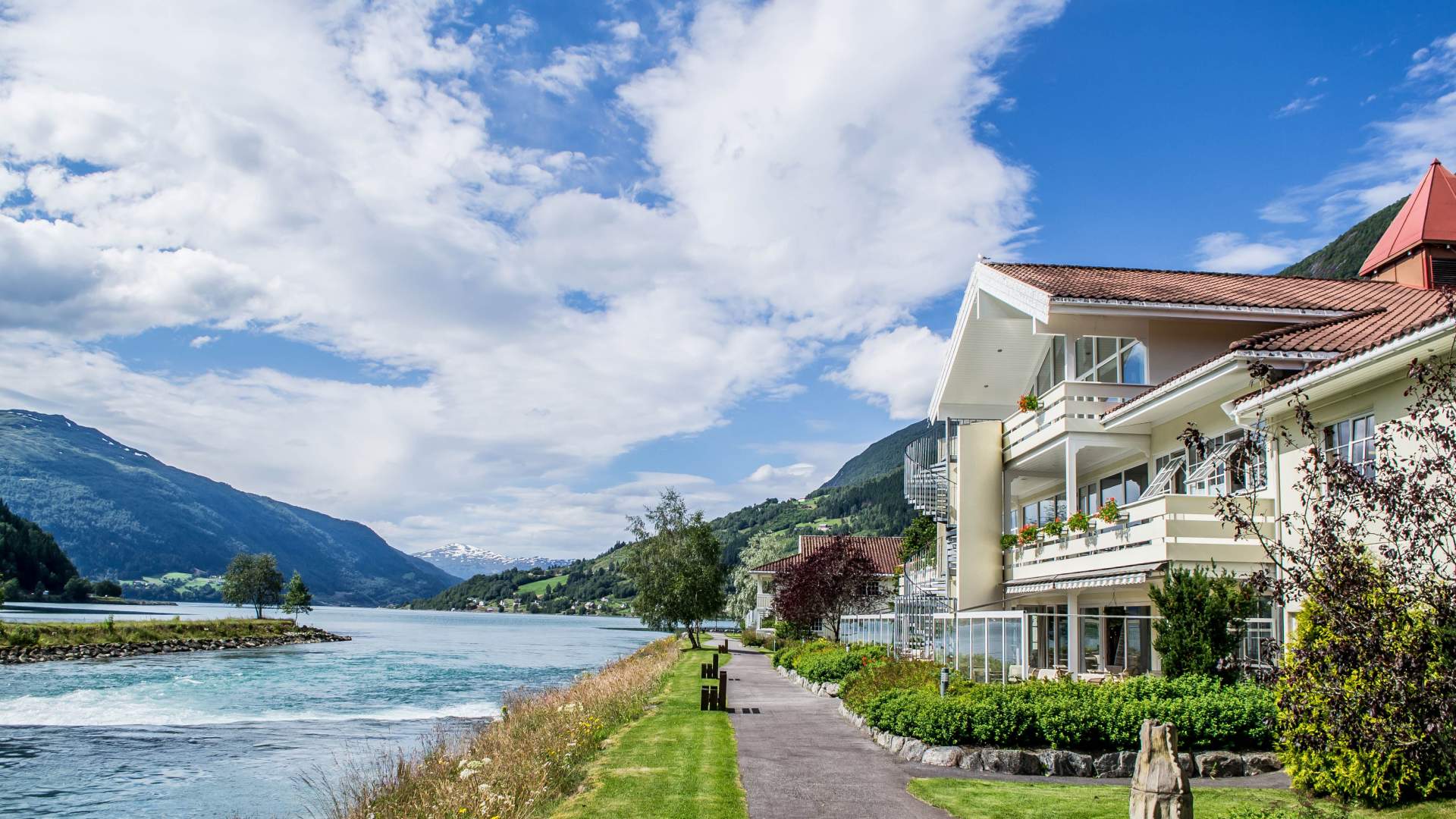 Hotel Loenfjord