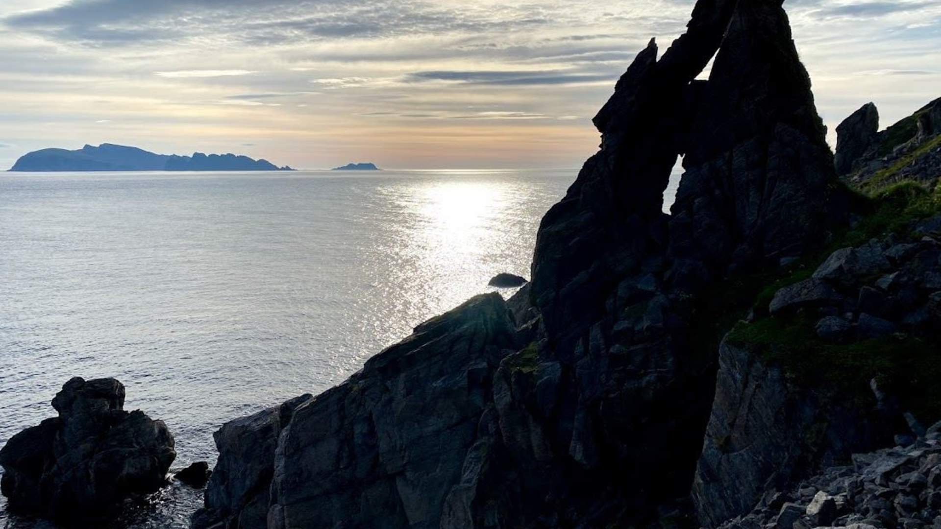 Walking at Sørøya - Tarhalsen
