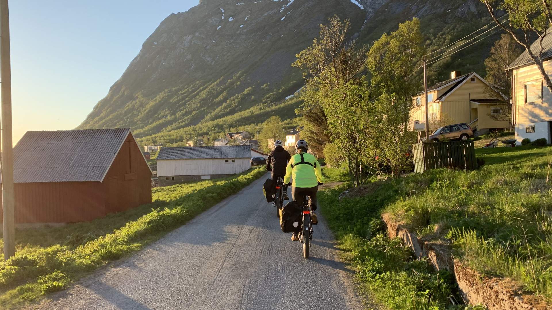 Senja rundt 6 dager med el-sykkel i midnattssol
