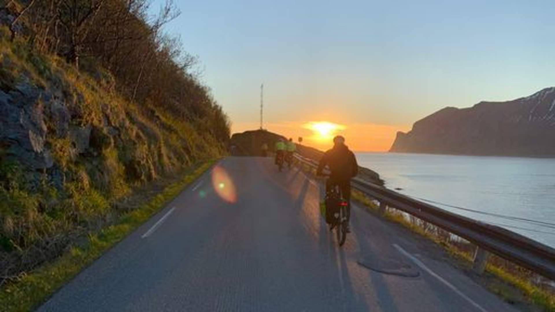 4 dagers elsykkeltur på yttersia av Senja