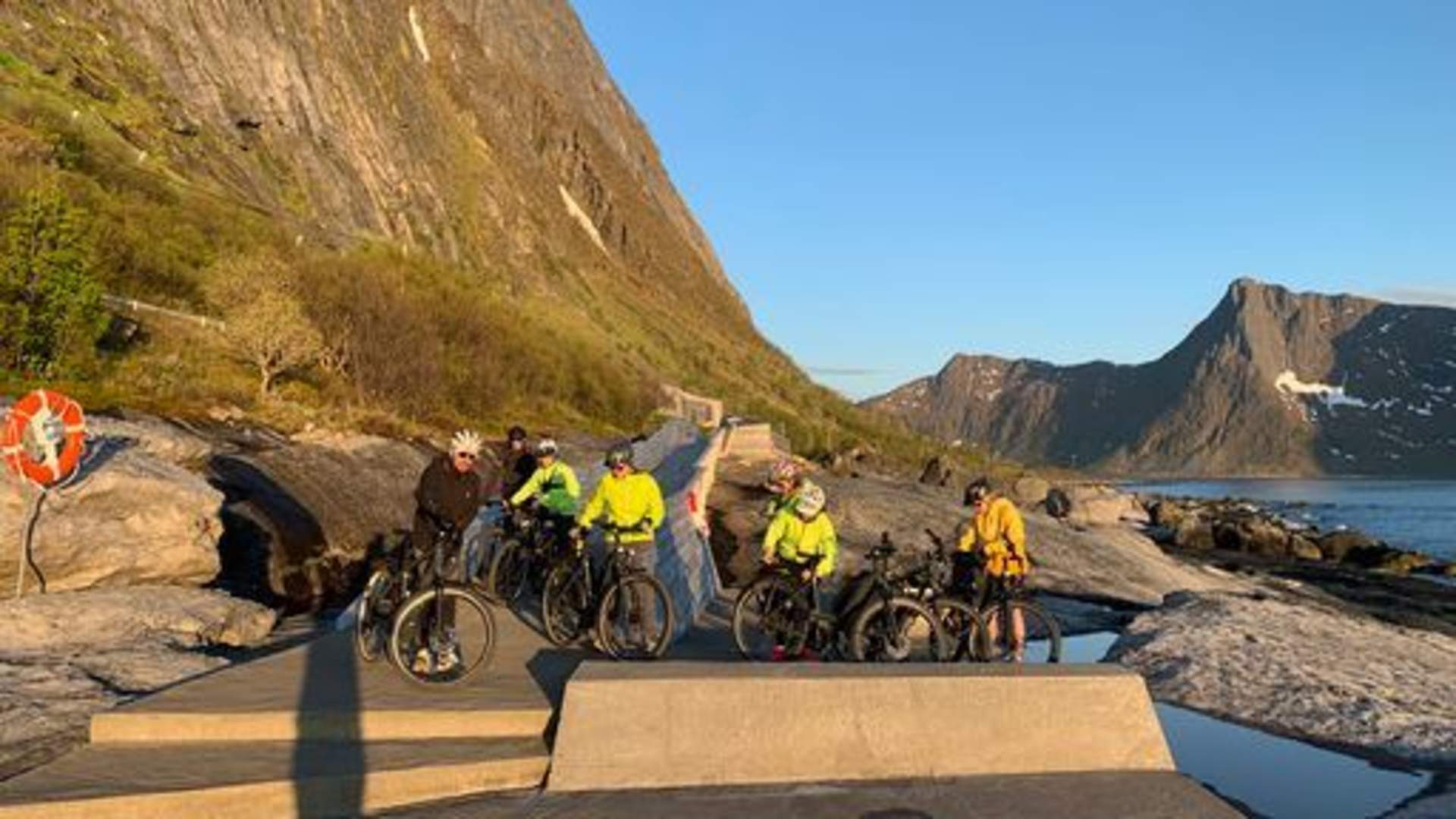 4 dagers elsykkeltur på yttersia av Senja