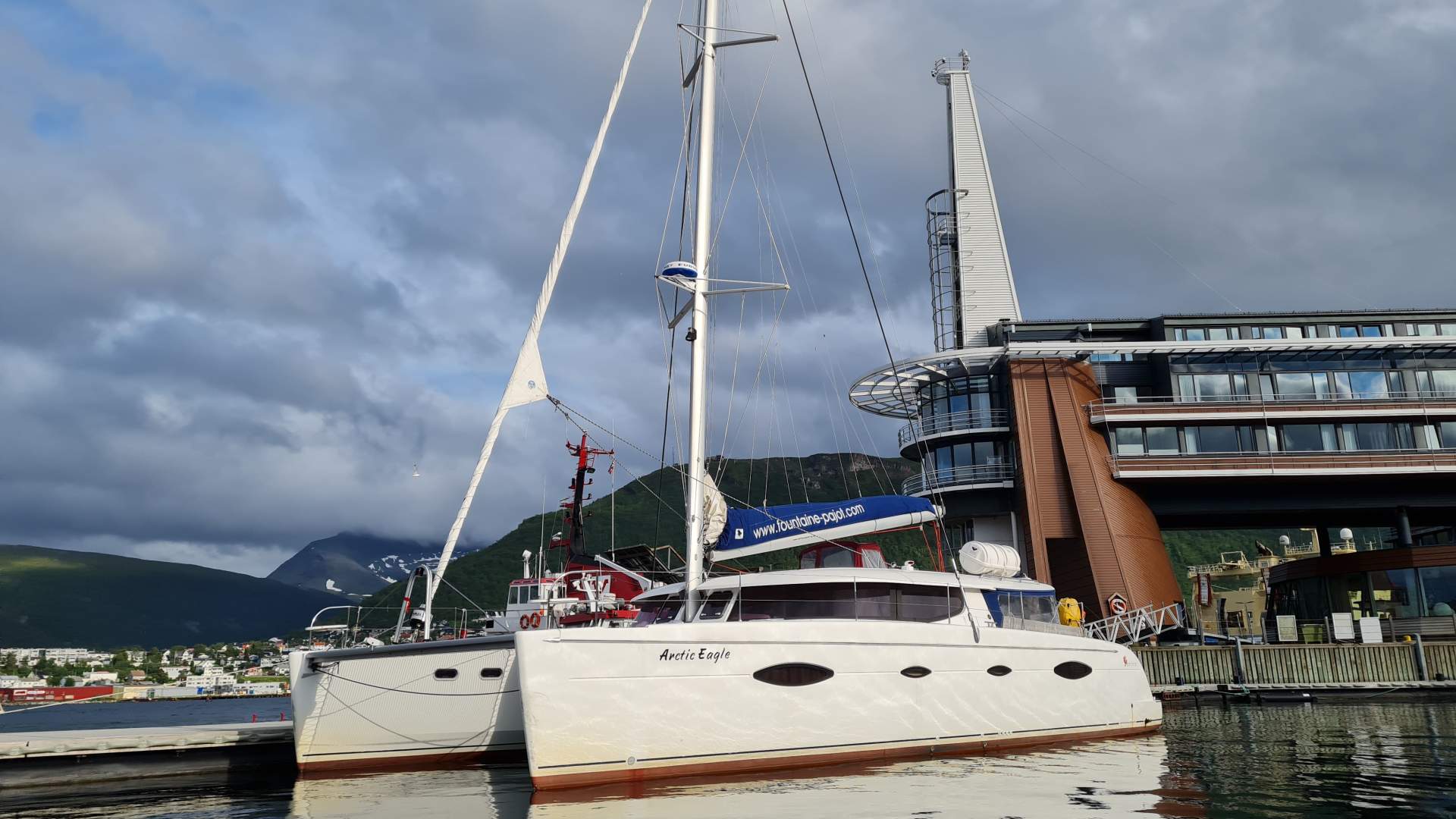 Privat Fjordcruise med katamaran i Tromsø – 3 timer