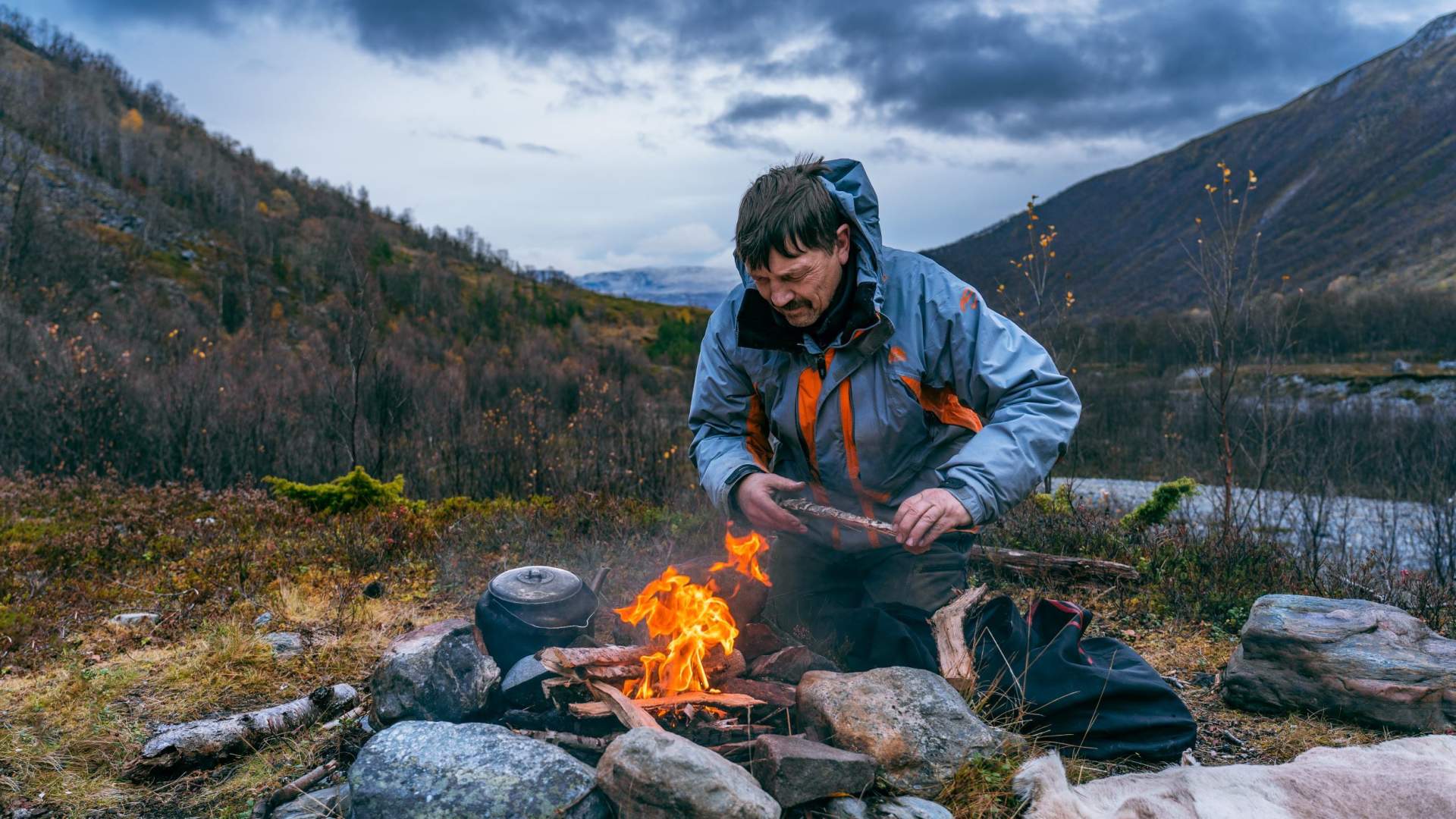 Hundeschlittenfahrt auf Rädern im Herbst - Lyngen Outdoor Experiences