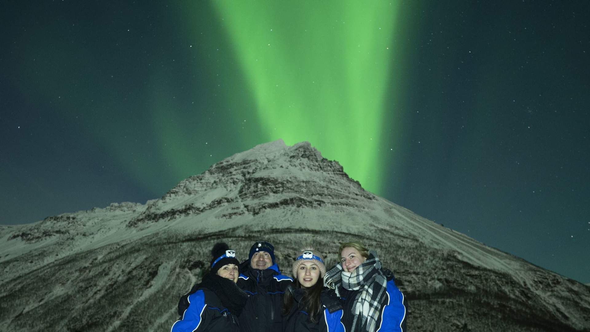 Northern Lights Minibus Chase