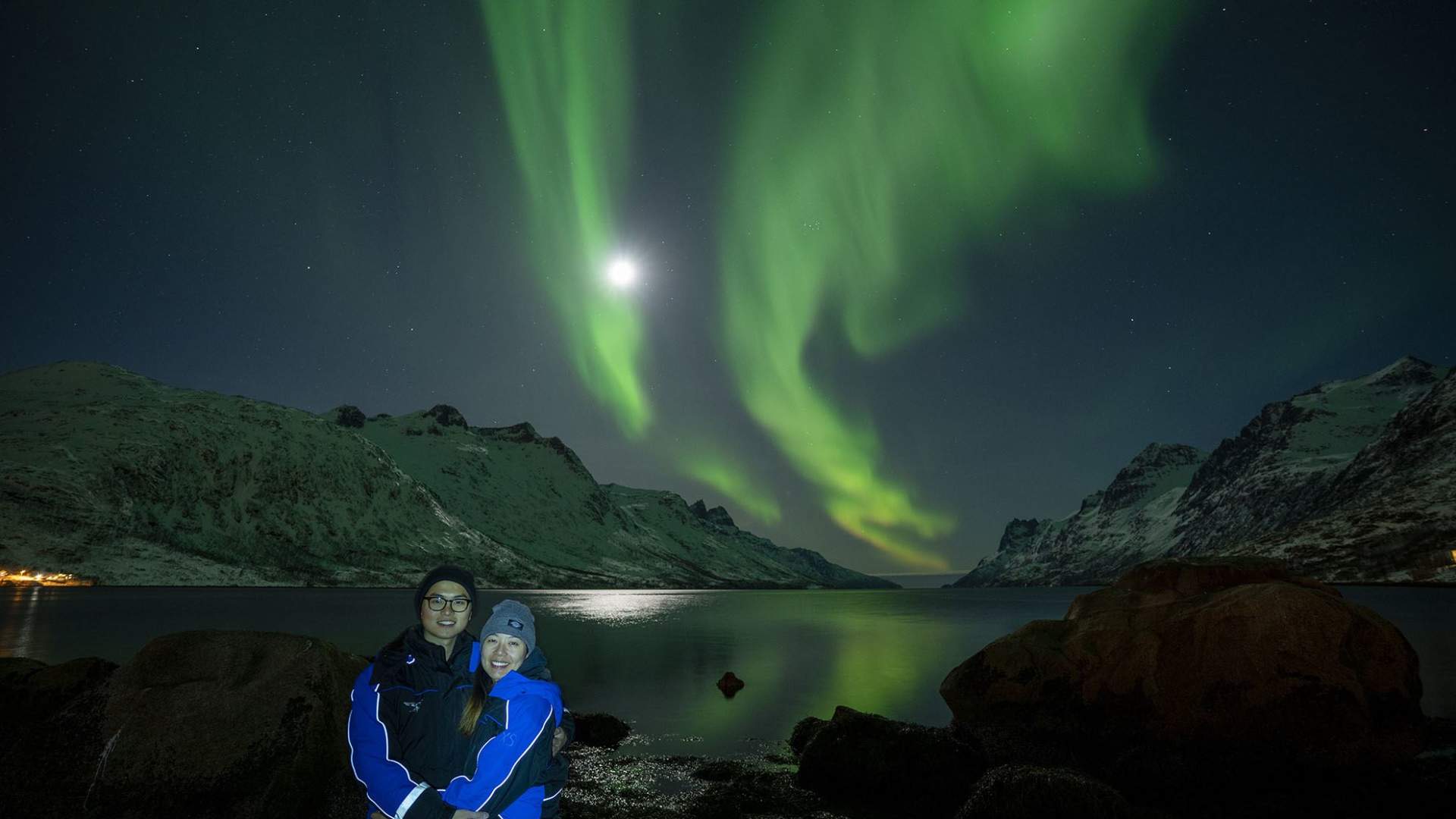 Northern Lights Minibus Chase