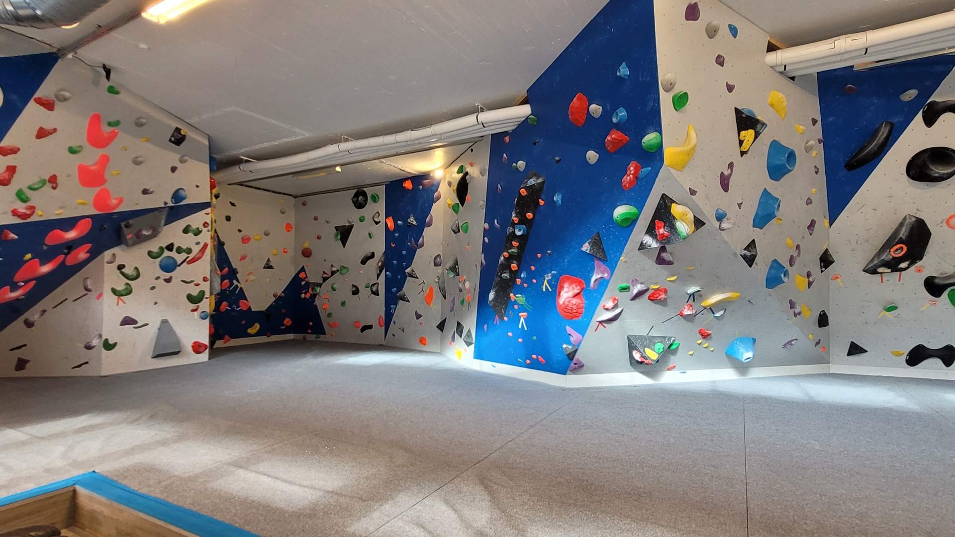 Hamna climbing and activity center