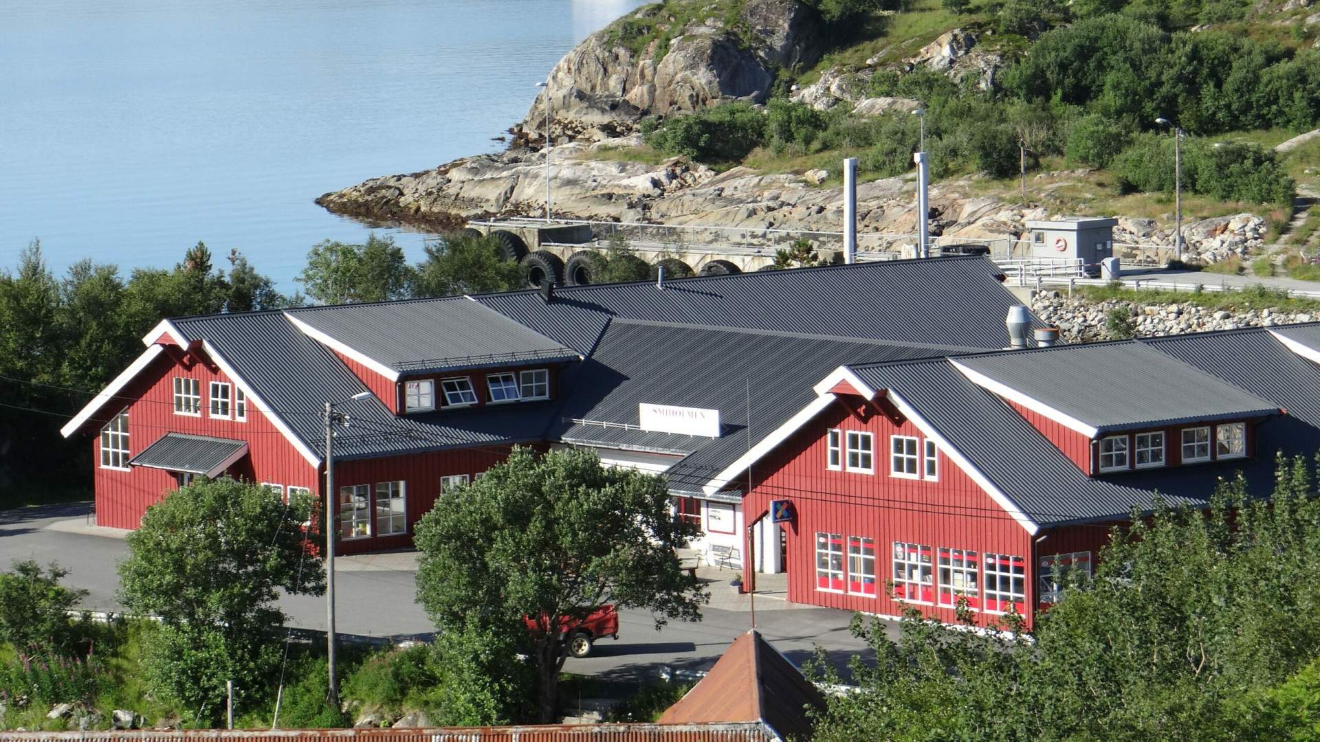 Rødøy Kysthandel og Kaffekroken - kafé og døgnåpen dagligvare