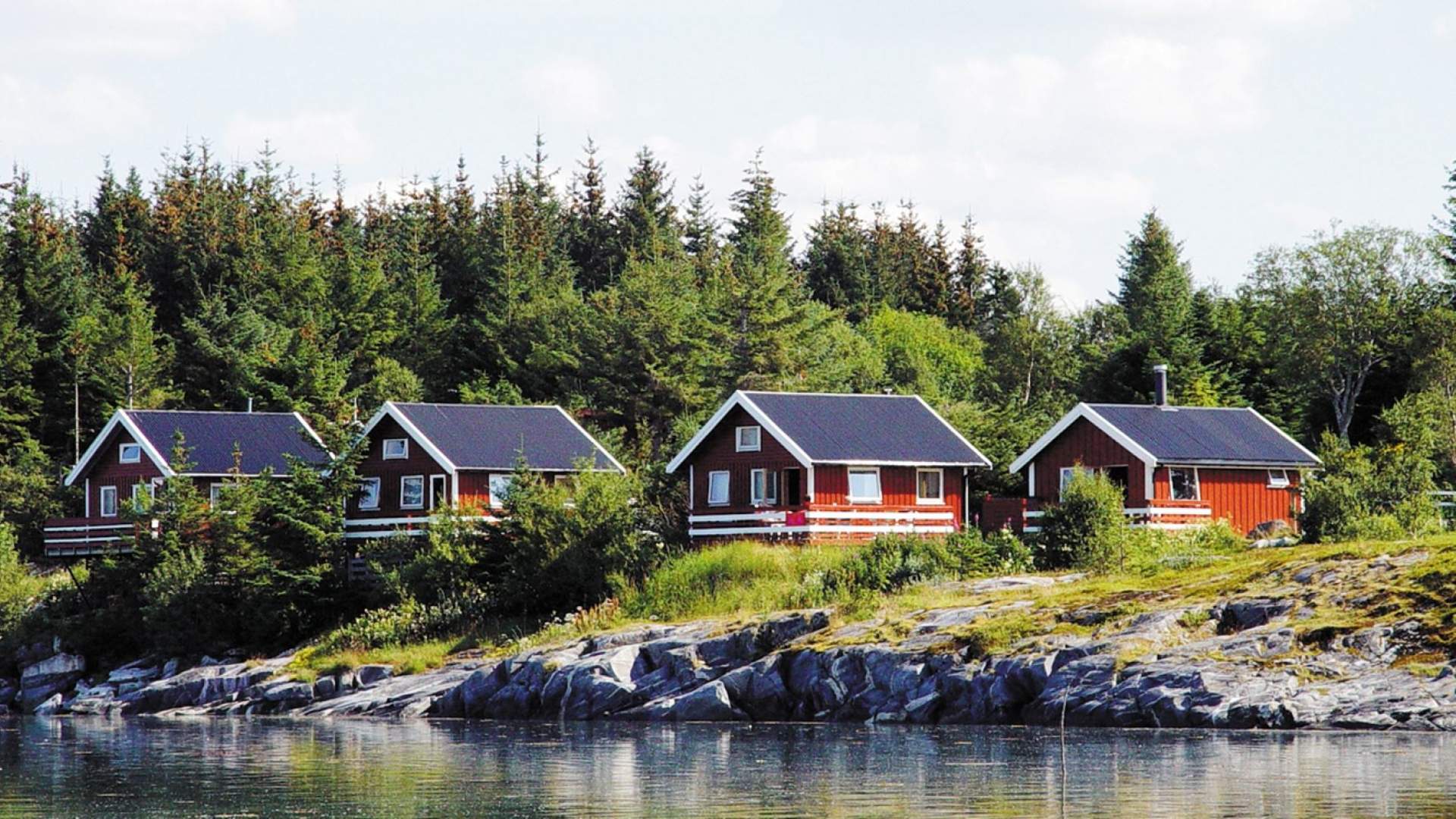 Offersøy Camping Helgeland - overnatting med utleie av båt og sykkel