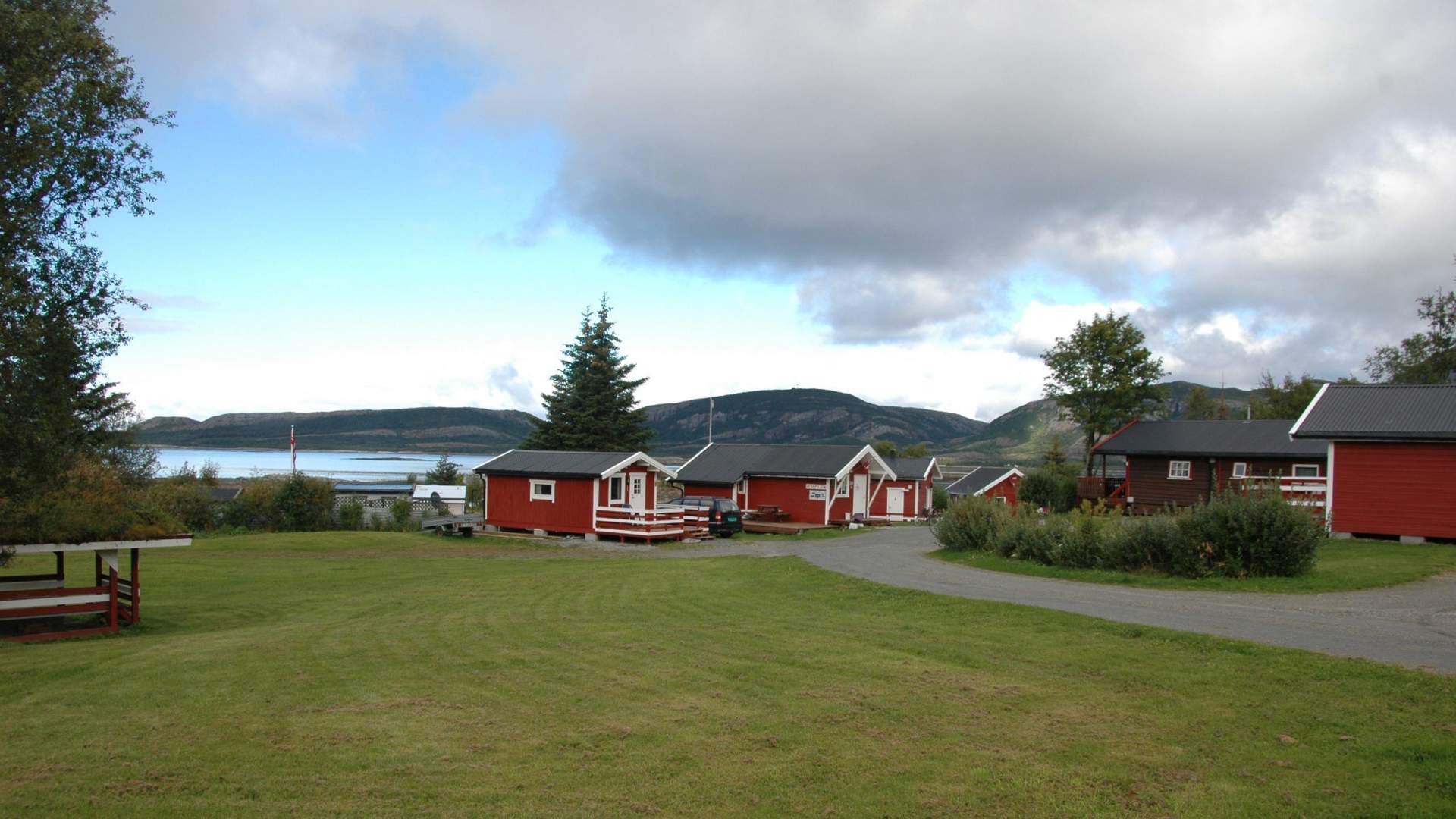 Offersøy Camping Helgeland - overnatting med utleie av båt og sykkel