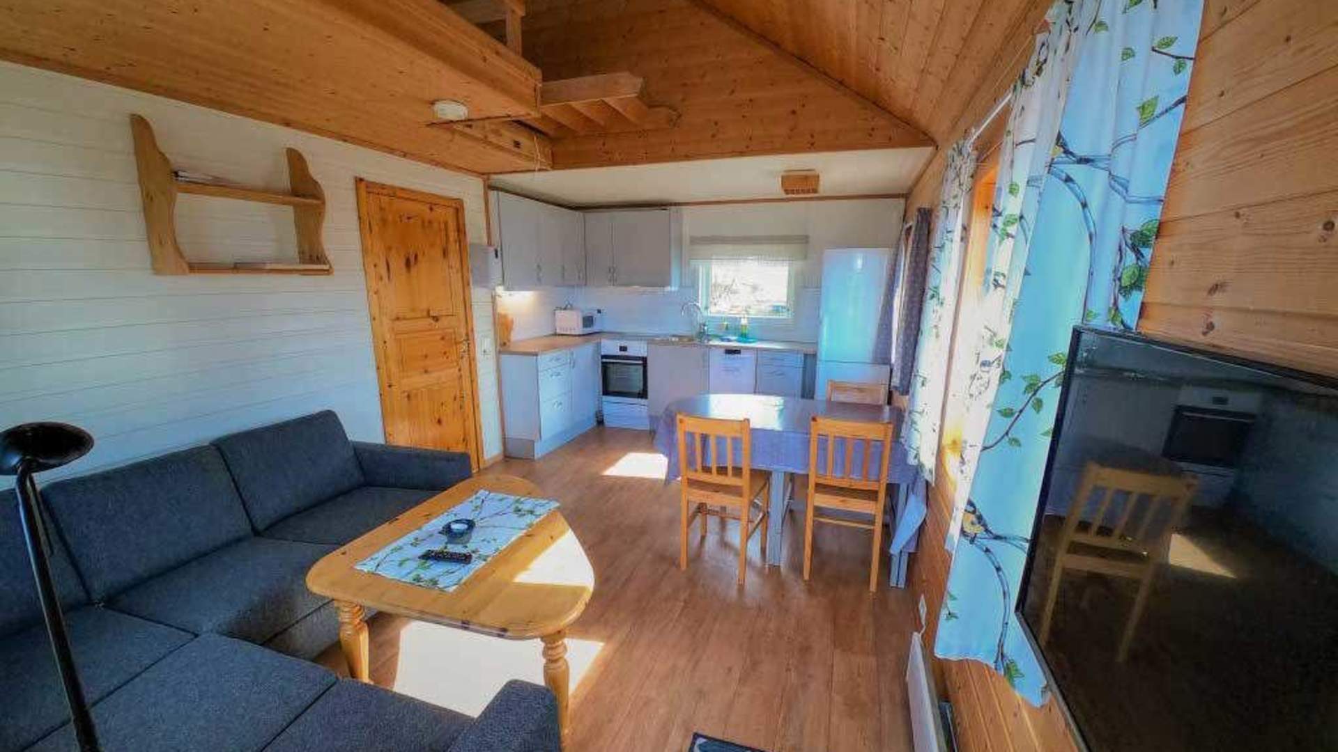 Offersøy Camping Helgeland - overnatting med utleie av båt og sykkel