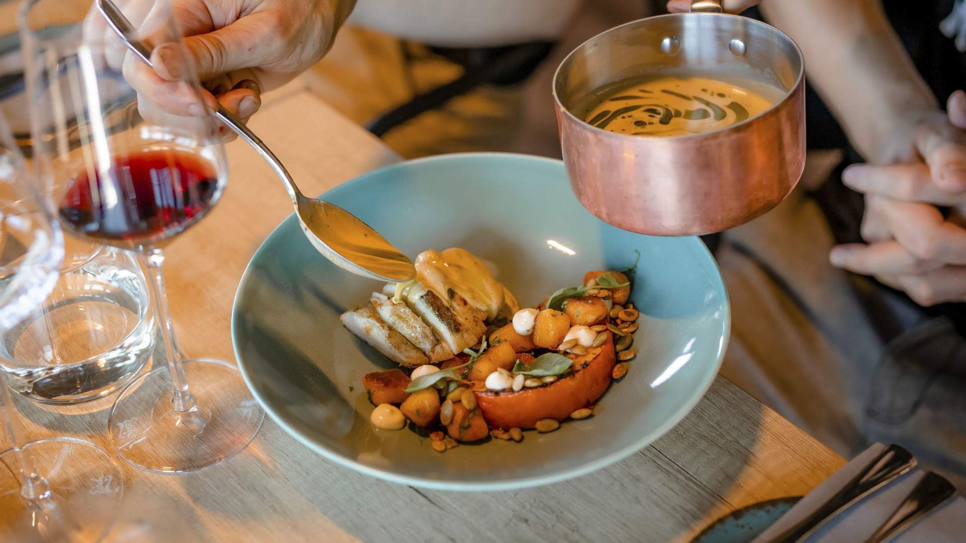 SVANG Restaurant and wine bar in the heart of Brønnøysund