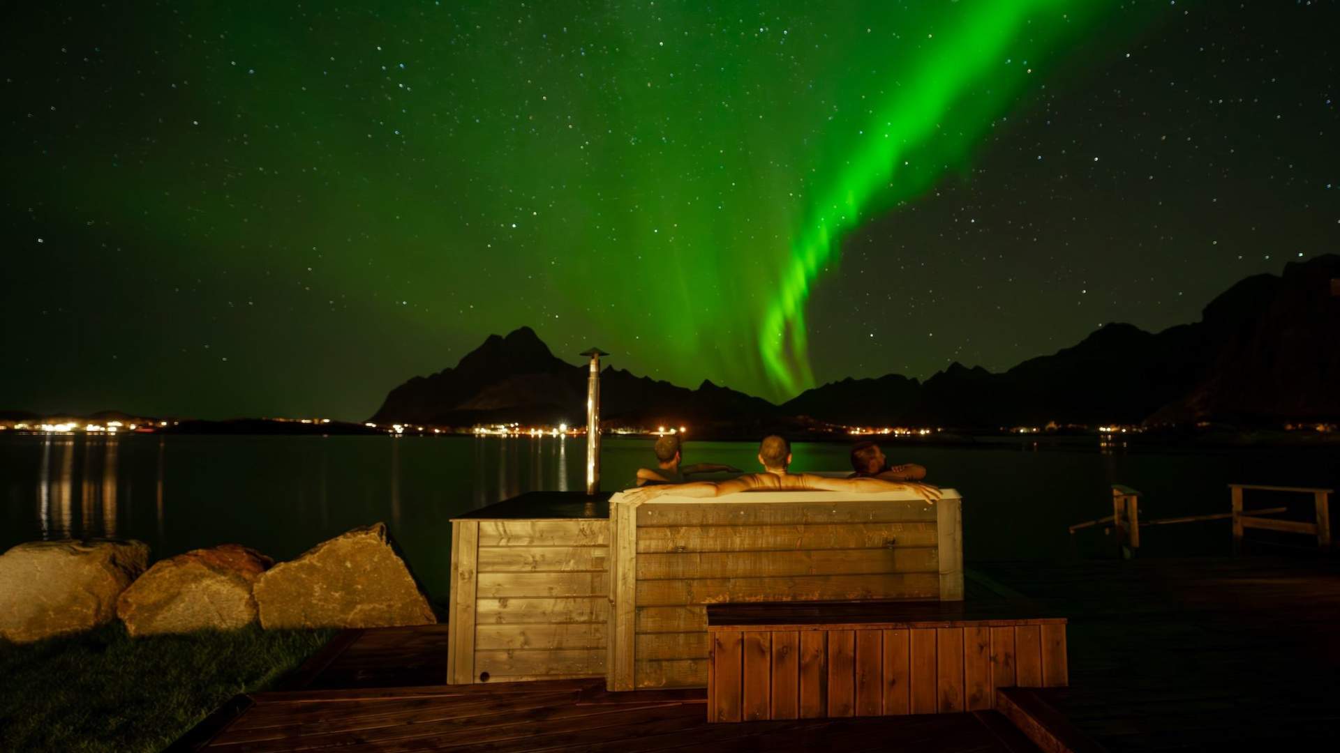 Hot tub and sauna at Skårungen