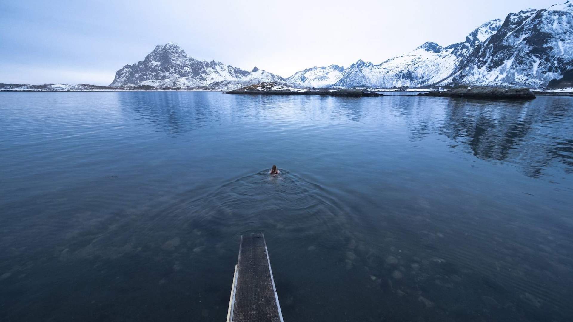 Hot tub and sauna at Skårungen
