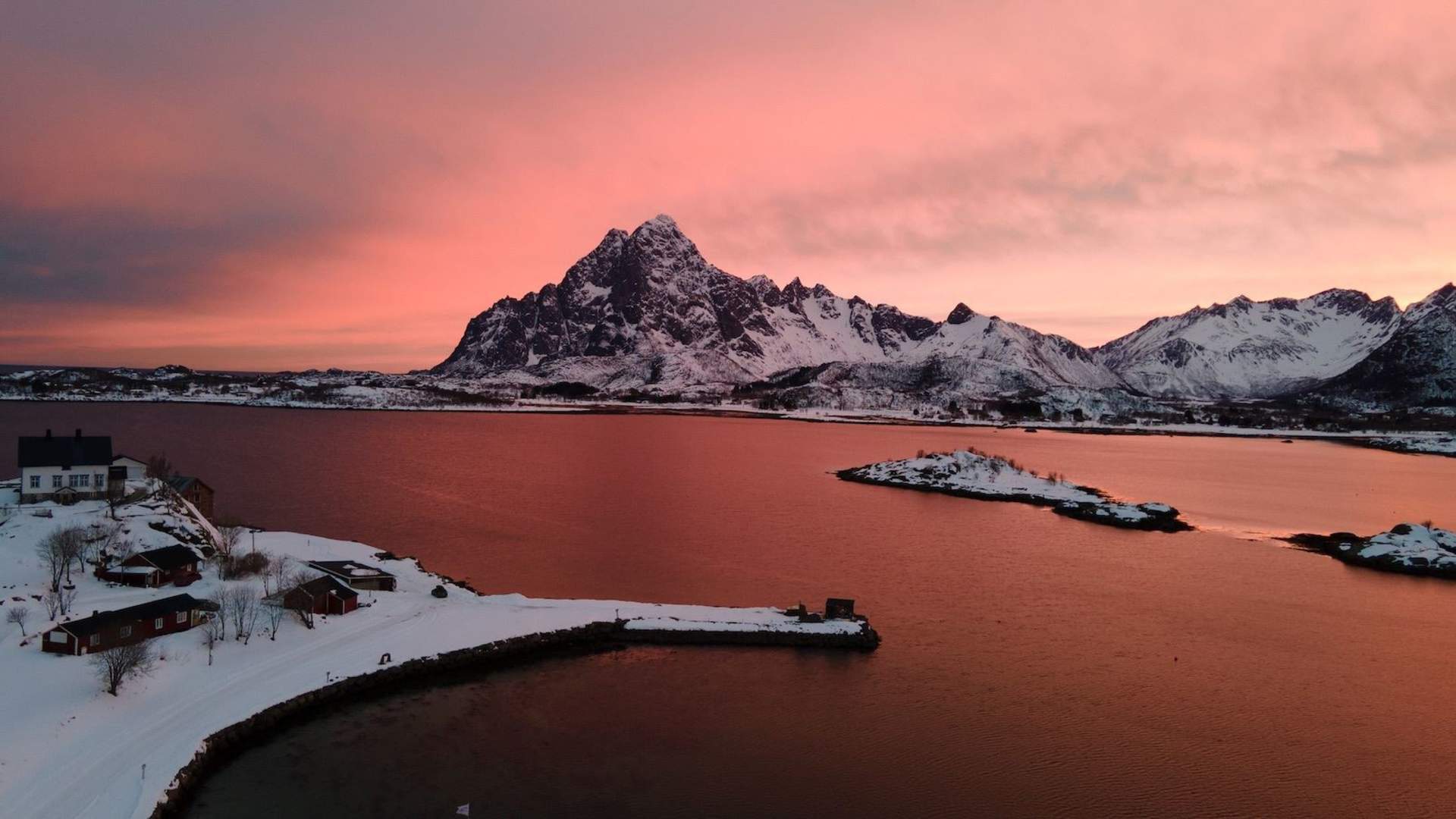 Hot tub and sauna at Skårungen