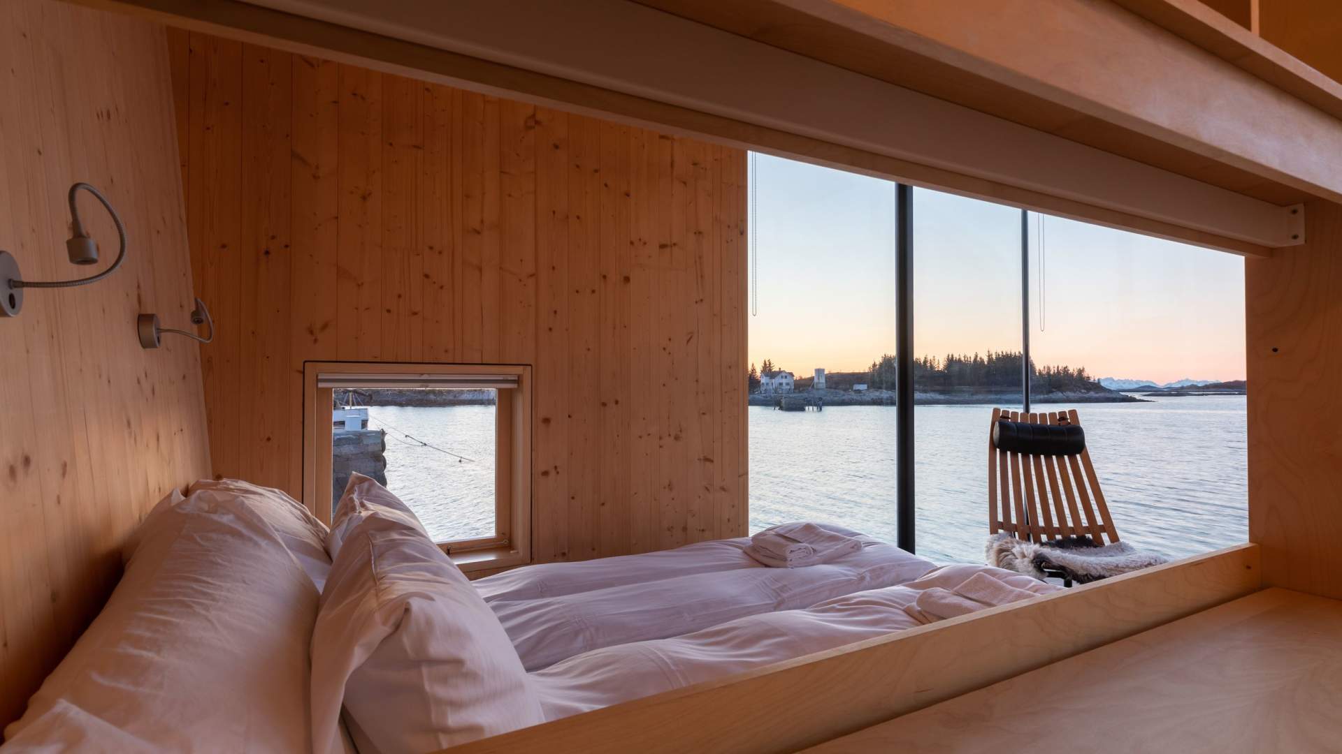 Manshausen - Hvor hav og fjell møtes