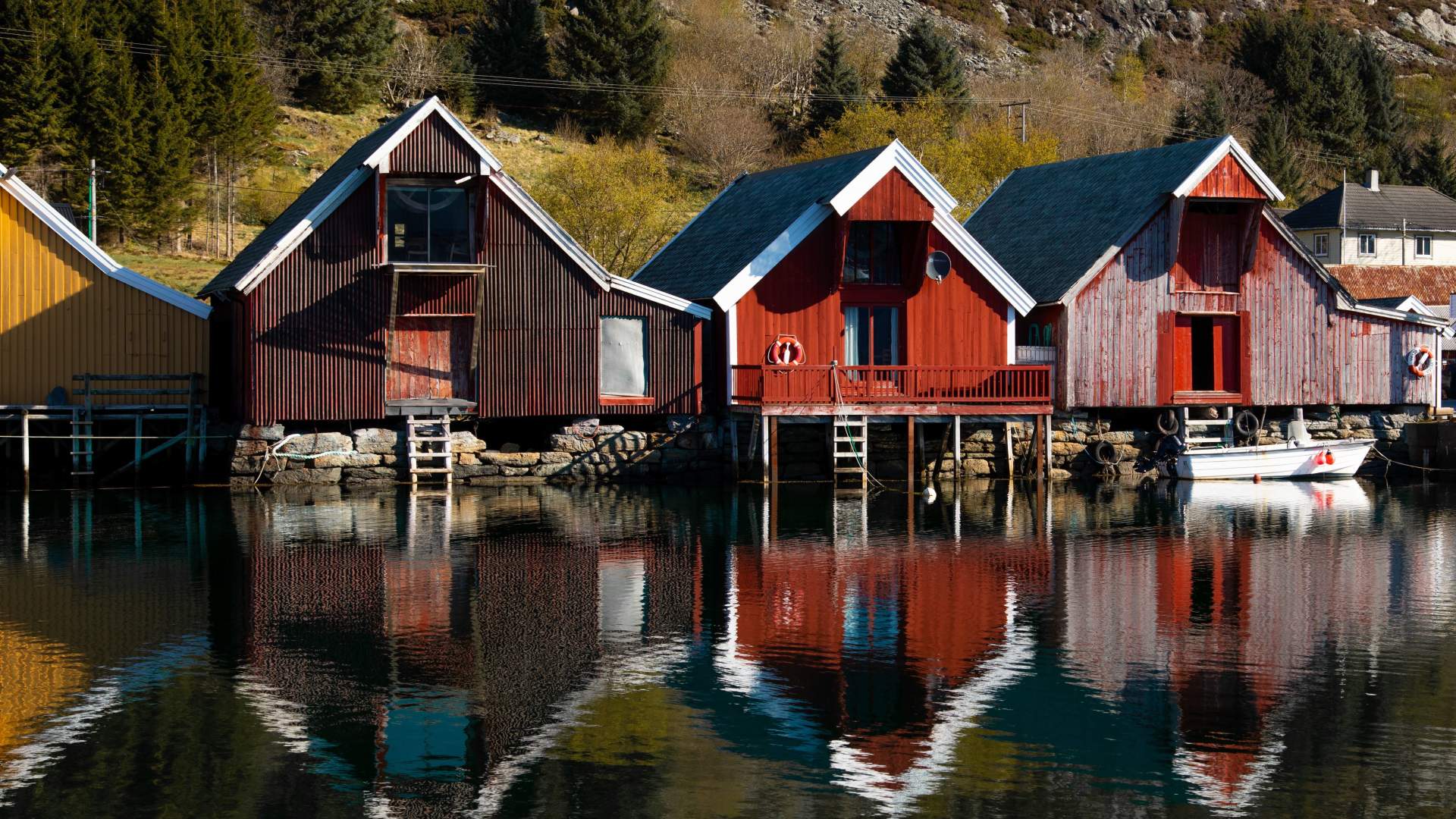 Åkrebua Boat House