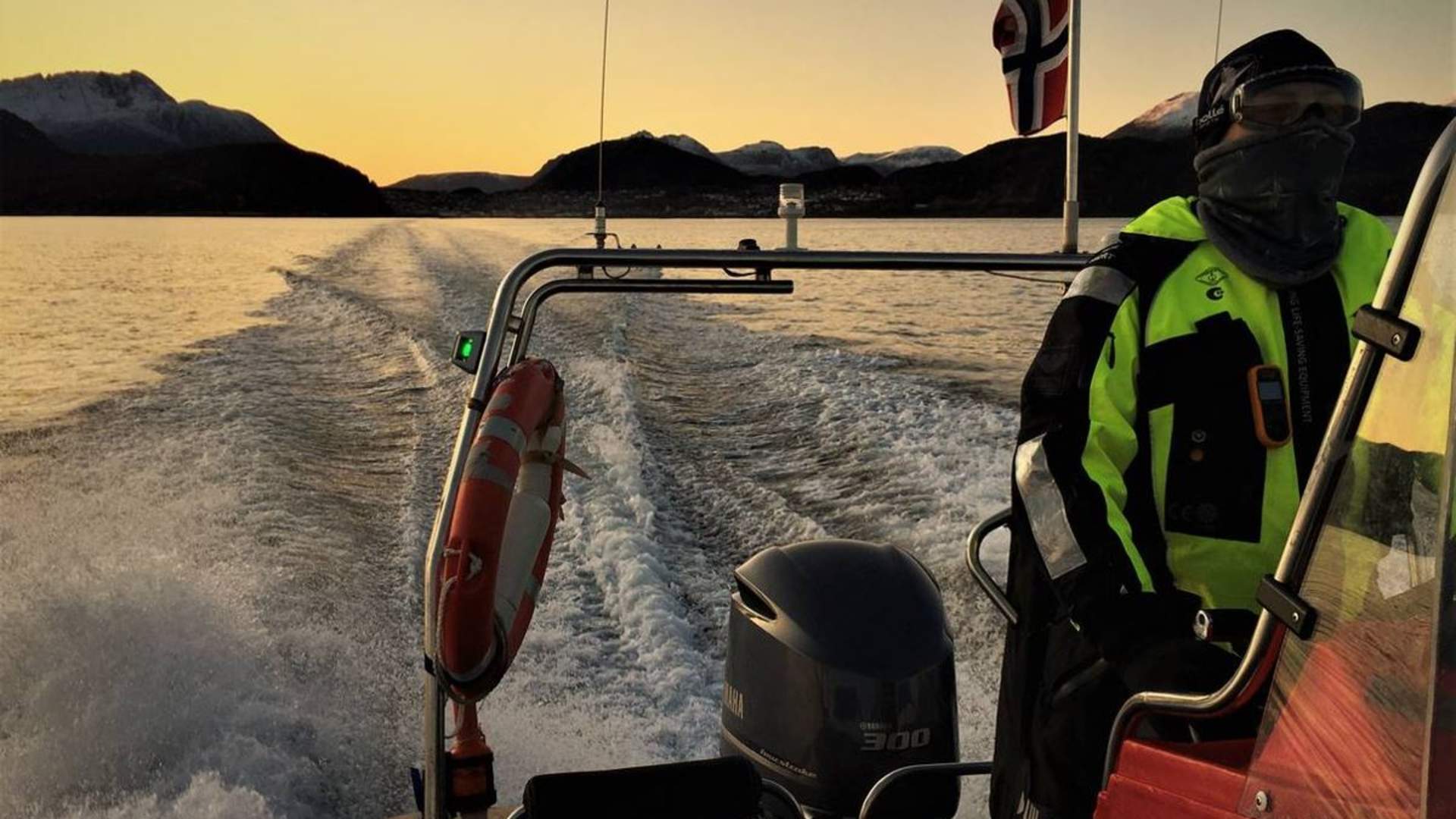 Midnight sun cruise - Explore 70 Degrees