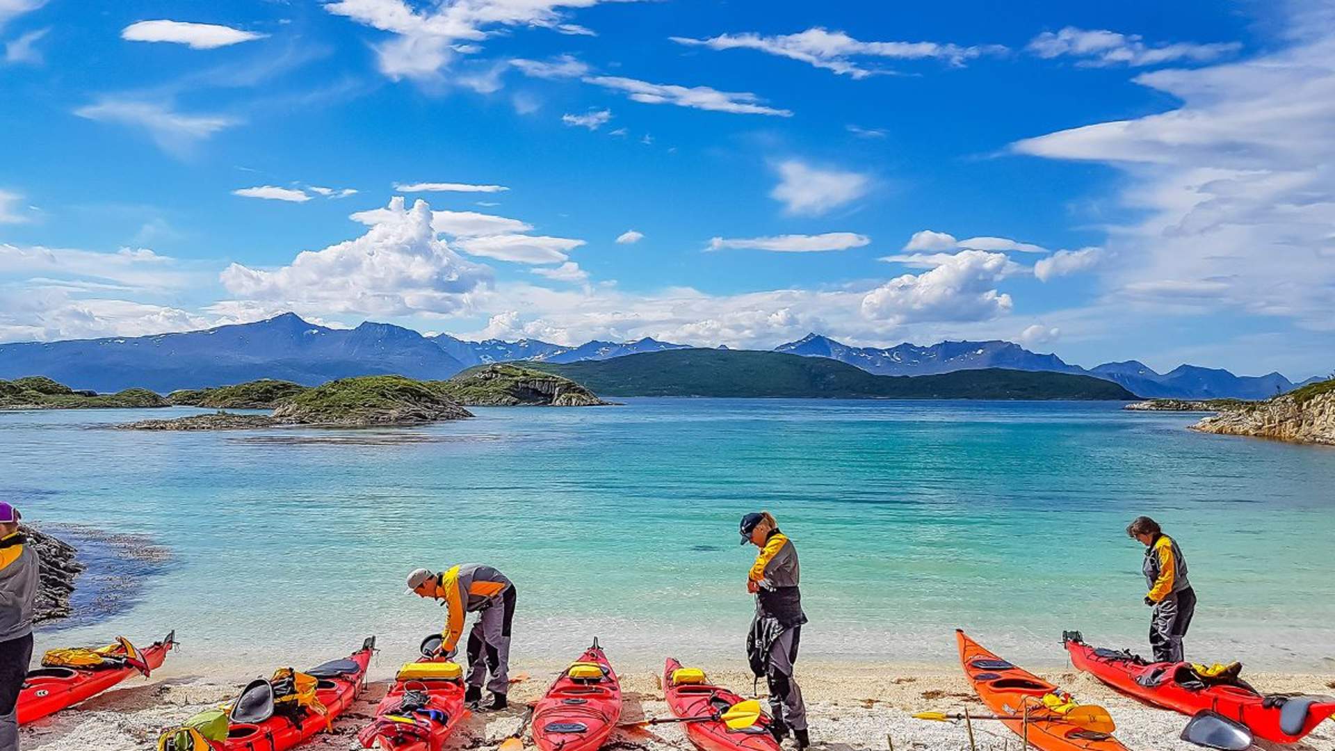 Kajakktur med lunsj og badstue på Sommarøy, fra Tromsø, med Arctic Route