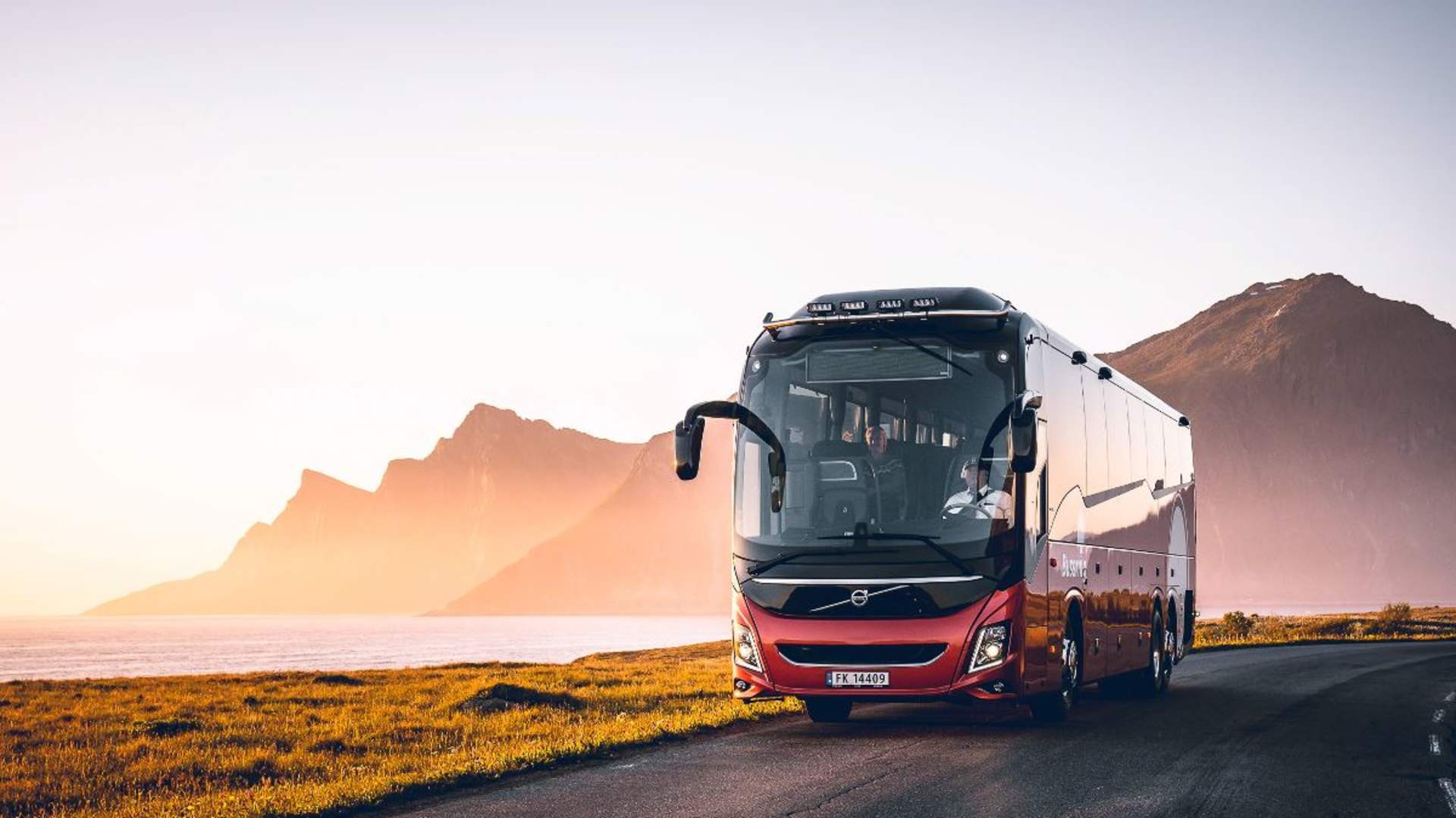 Kajakktur med lunsj og badstue på Sommarøy, fra Tromsø, med Arctic Route