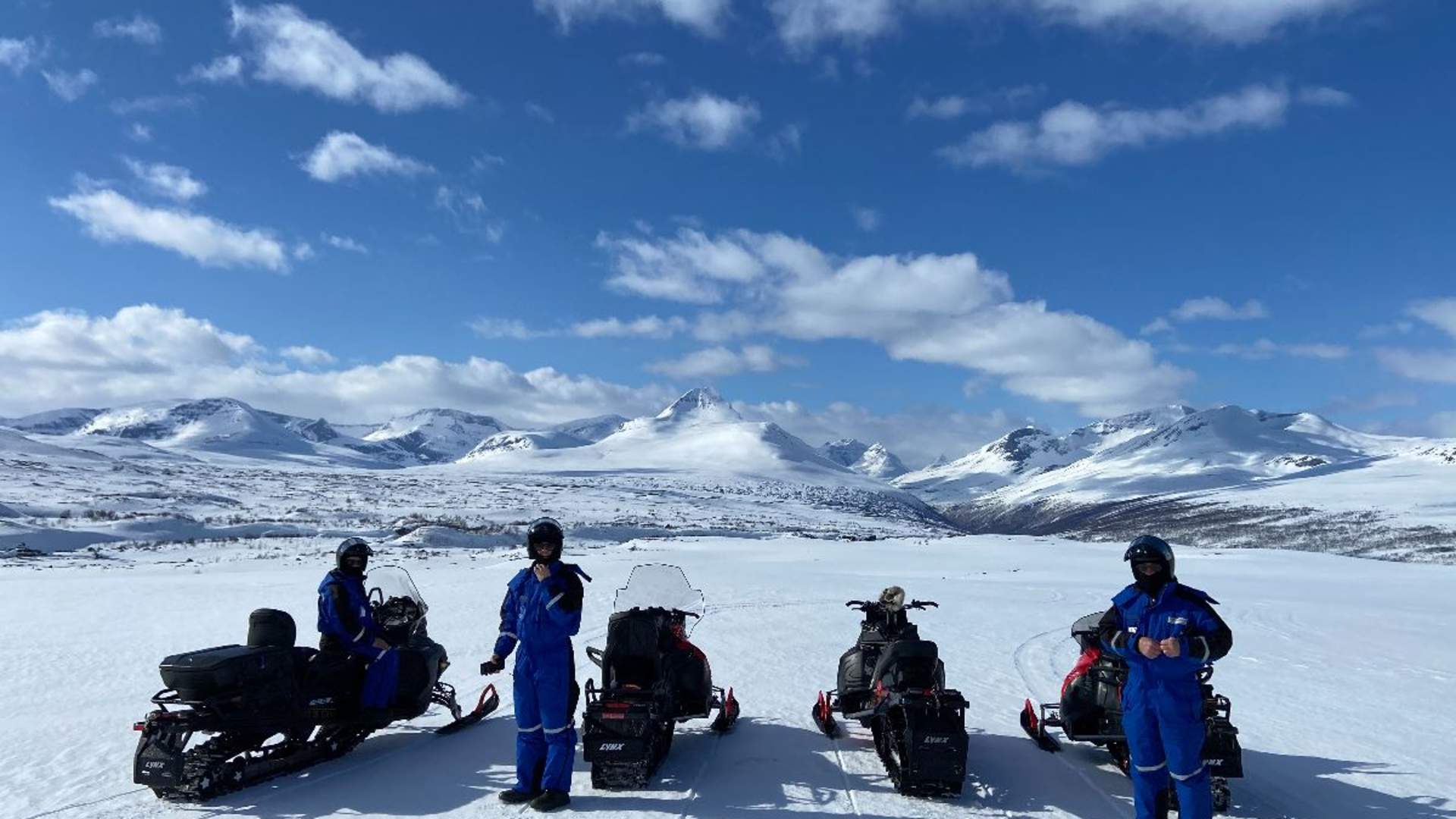 A Snowmobile excursion into the wilderness - daytime tour with North Experience