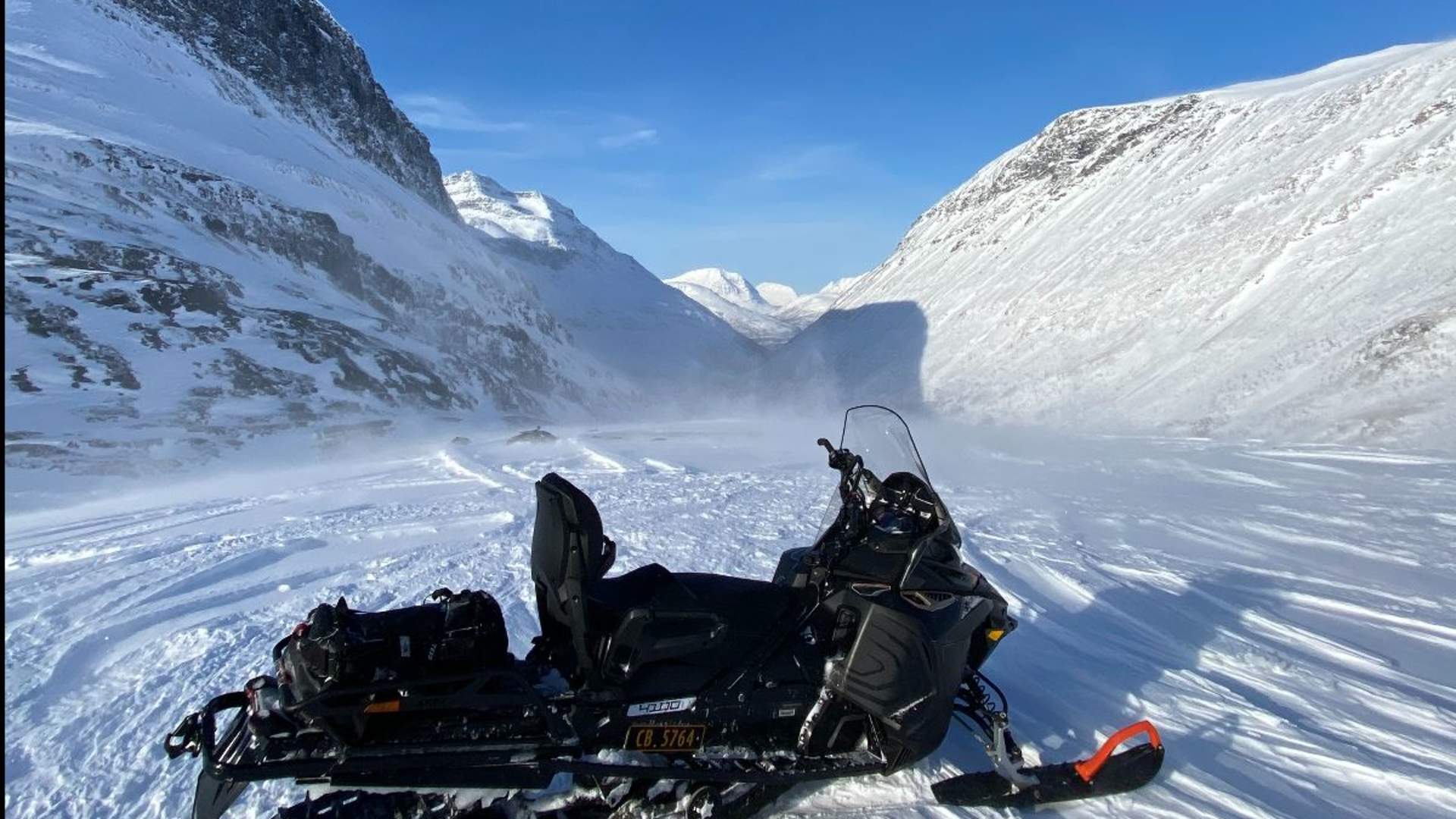 A Snowmobile excursion into the wilderness - daytime tour with North Experience